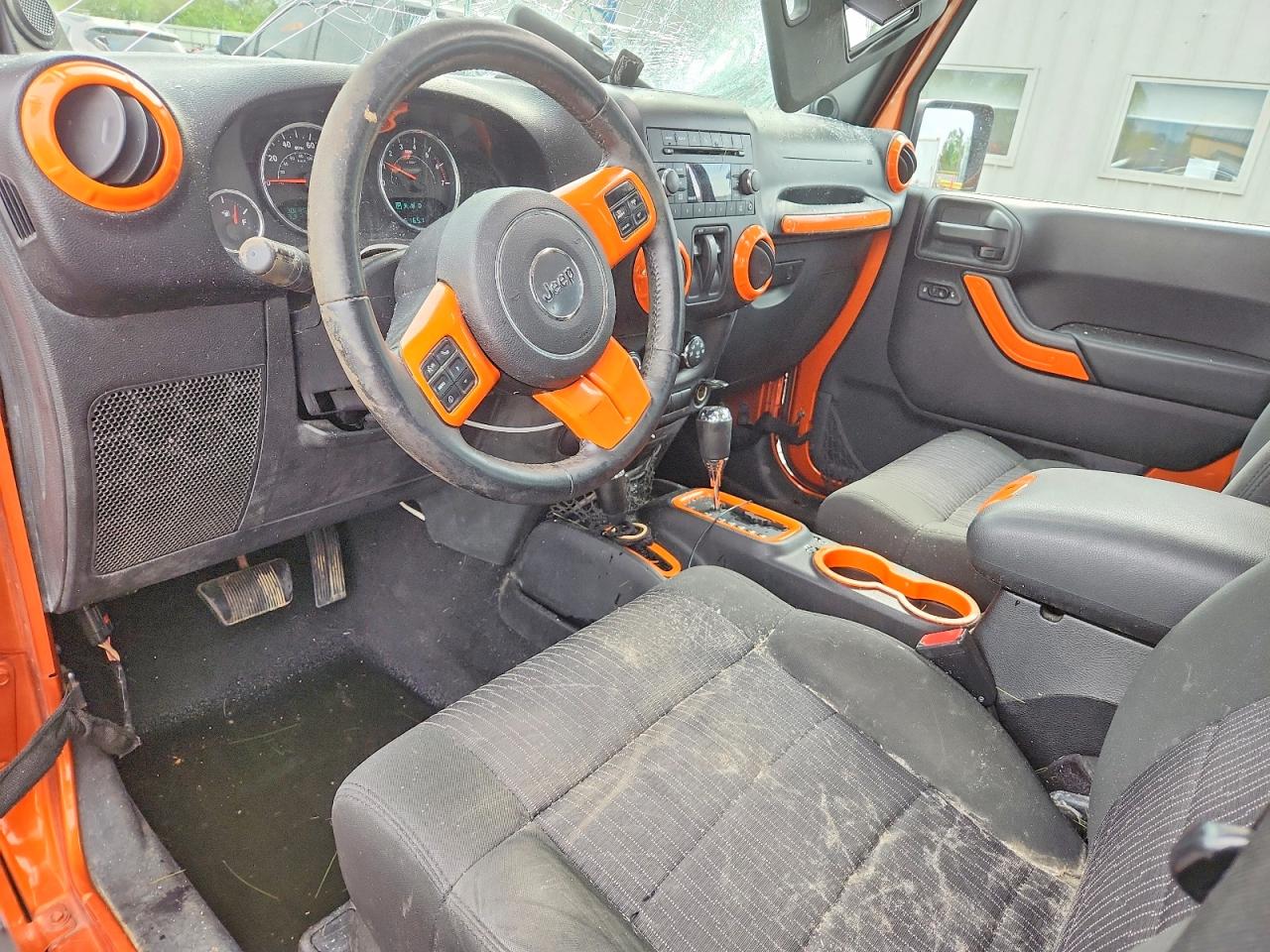 2011 Jeep Wrangler Sport Orange vin: 1J4GA2D10BL625925