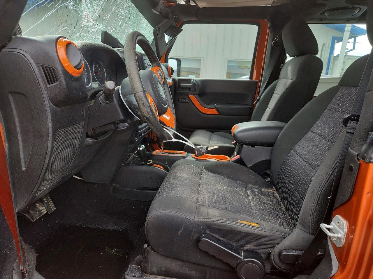 2011 Jeep Wrangler Sport Orange vin: 1J4GA2D10BL625925
