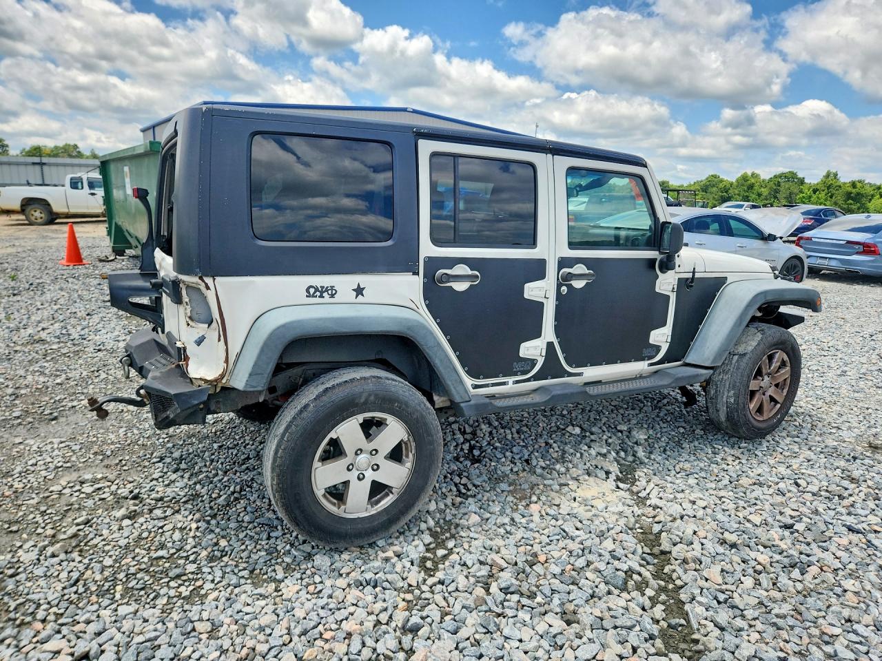 2008 Jeep Wrangler Unlimited X White vin: 1J4GA39108L561456