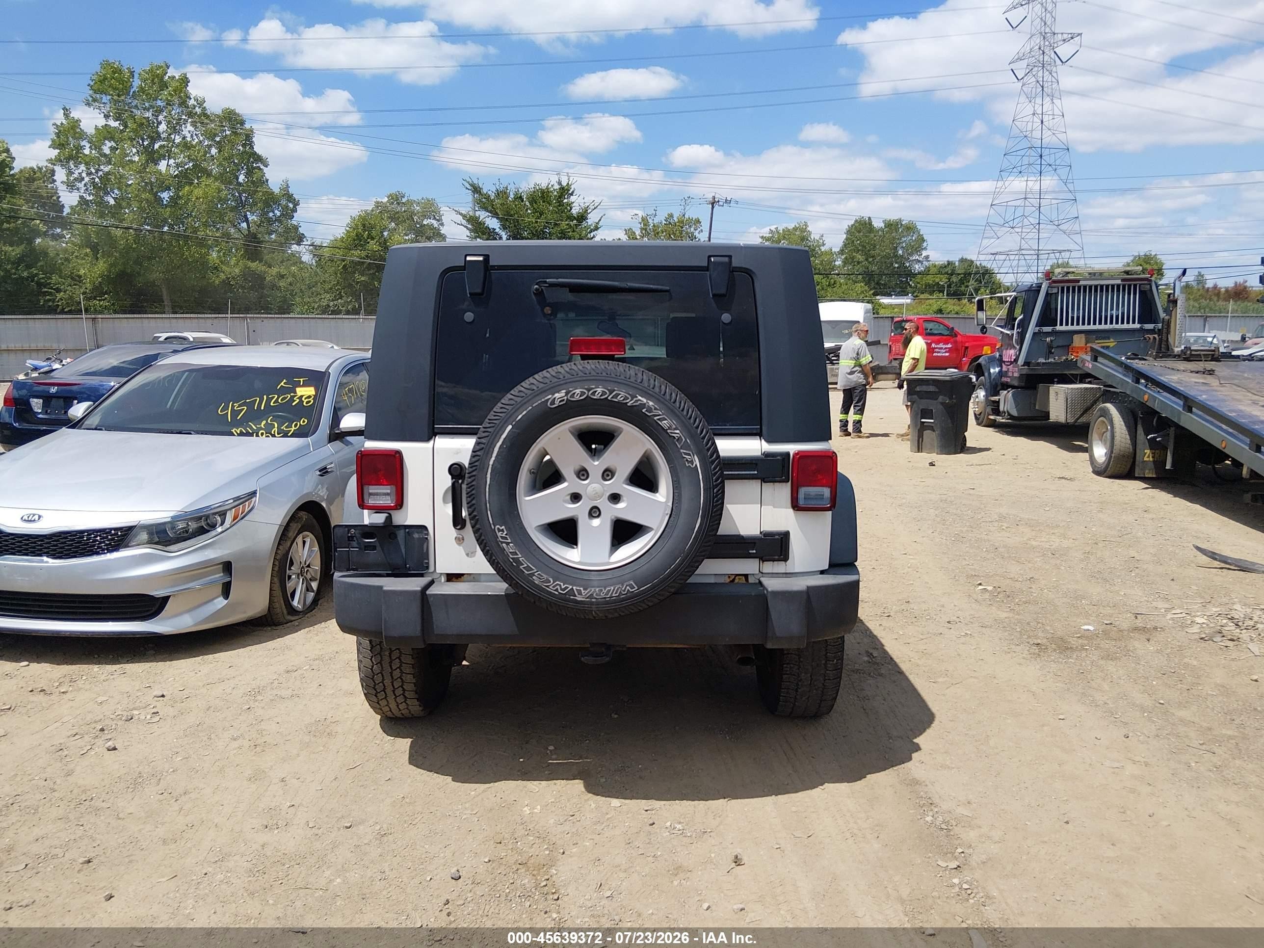 2008 Jeep Wrangler   White vin: 1J4GA39108L571579
