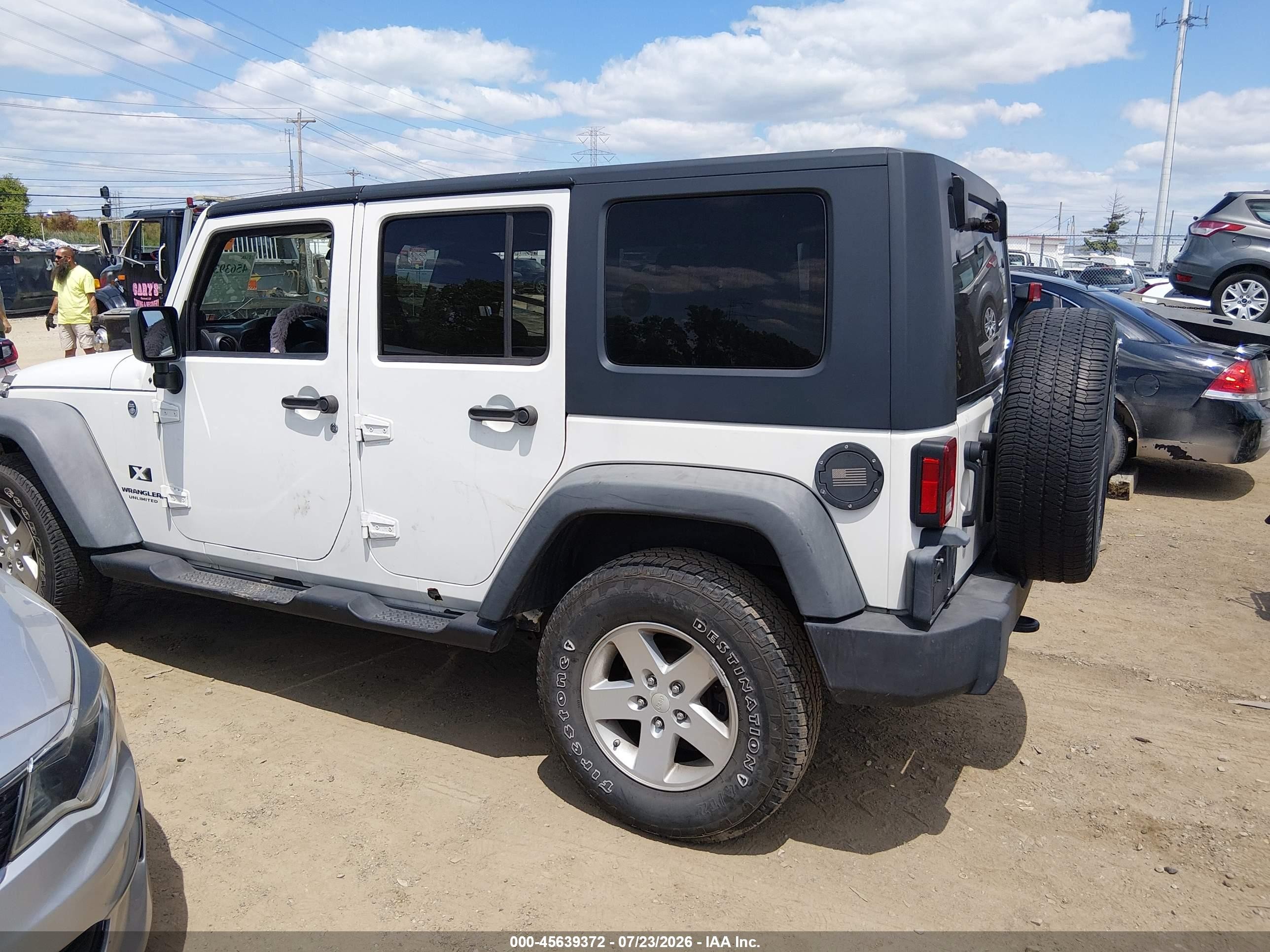 2008 Jeep Wrangler   White vin: 1J4GA39108L571579