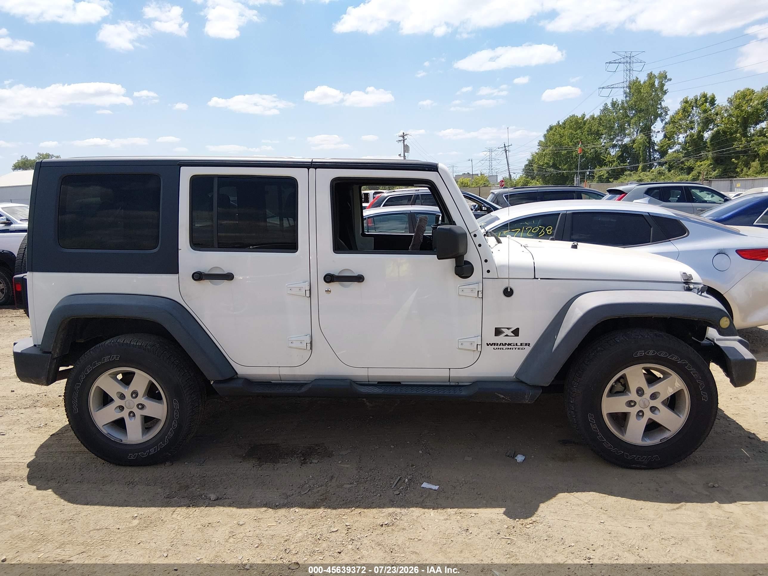 2008 Jeep Wrangler   White vin: 1J4GA39108L571579