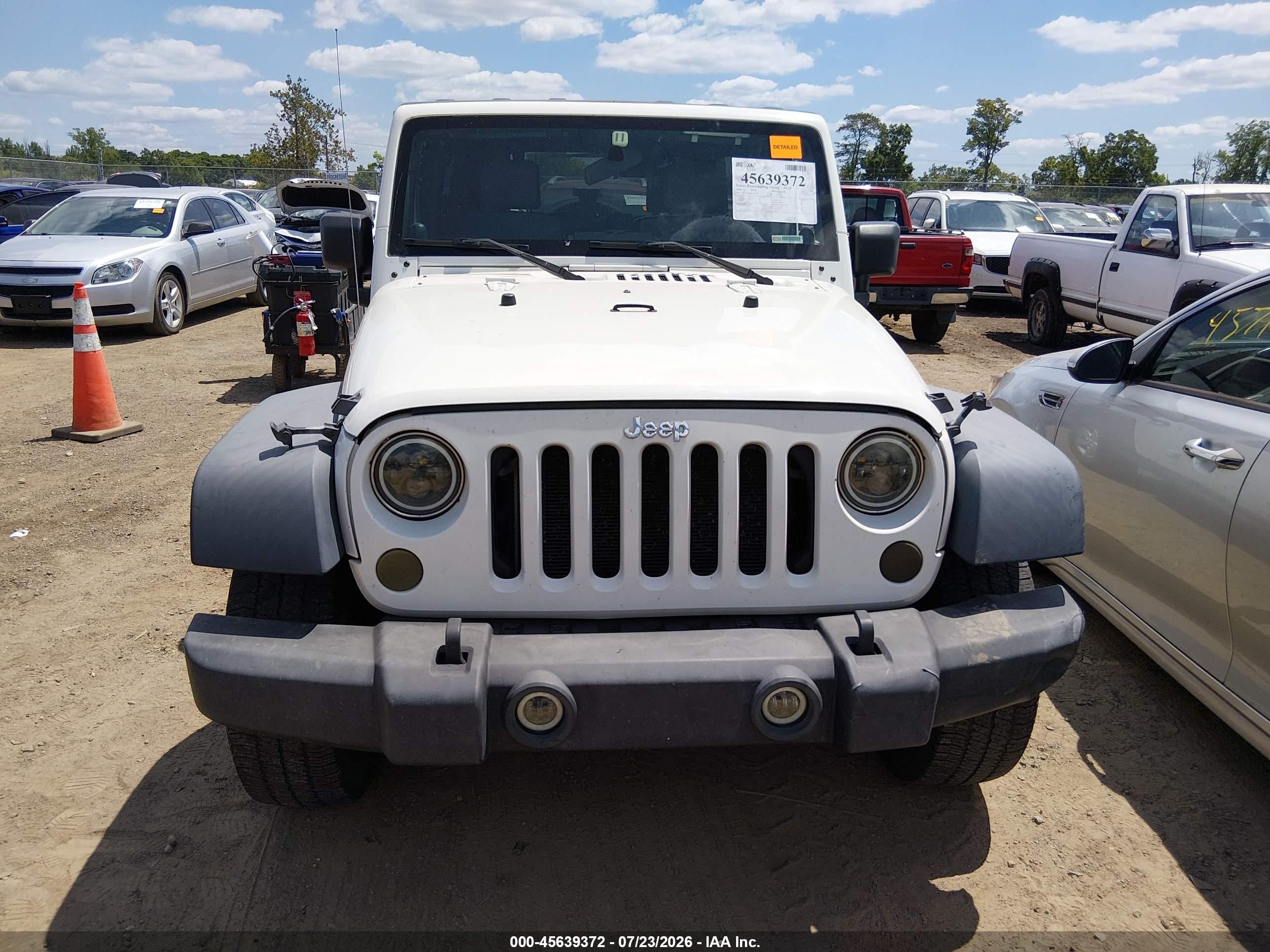 2008 Jeep Wrangler   White vin: 1J4GA39108L571579