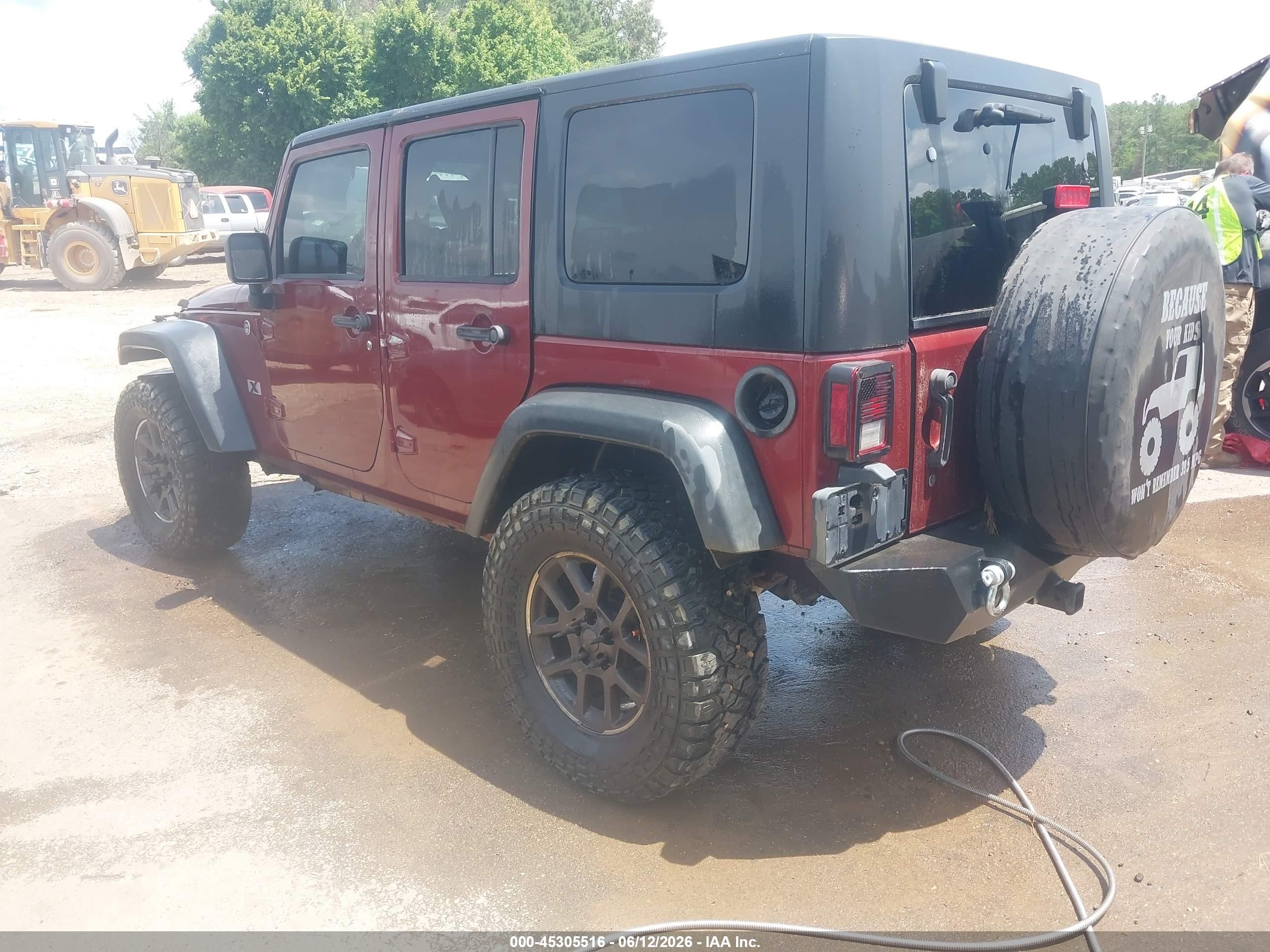 2008 Jeep Wrangler Unlimited X Бордовый vin: 1J4GA39108L585286