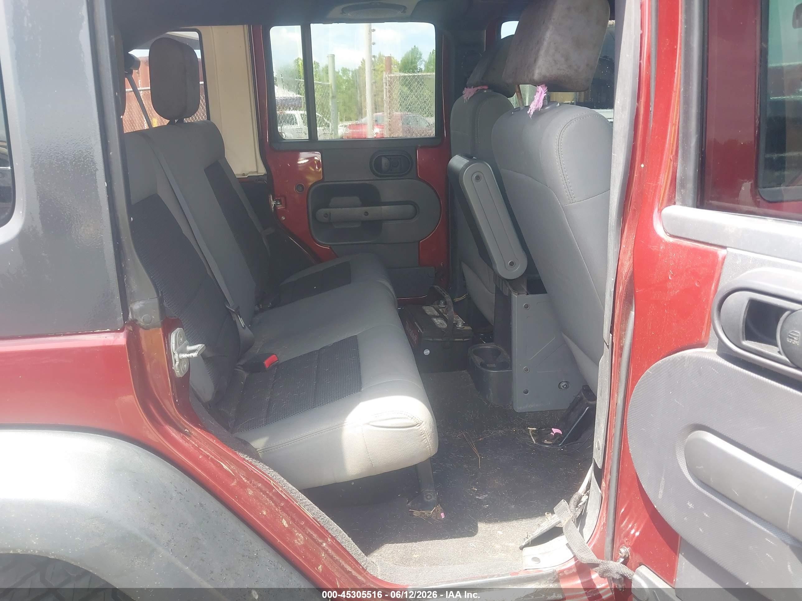 2008 Jeep Wrangler Unlimited X Бордовый vin: 1J4GA39108L585286
