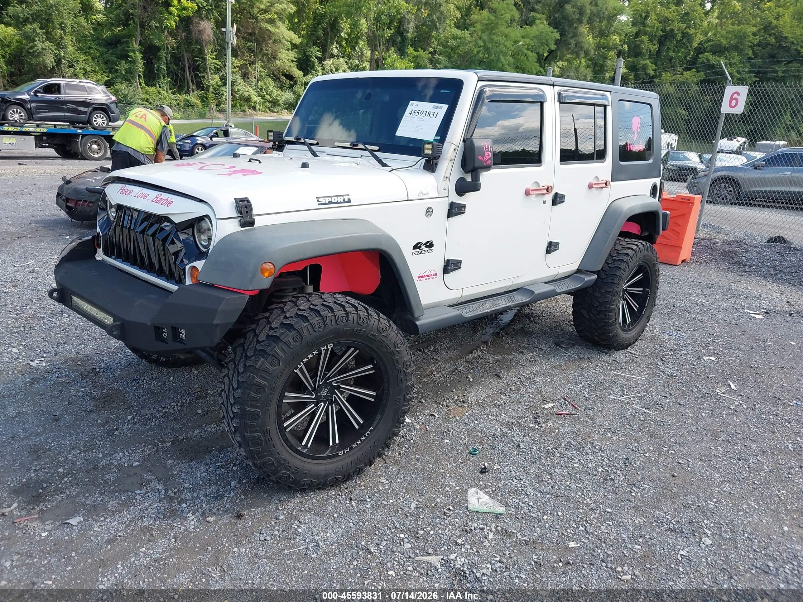 2009 Jeep Wrangler Unlimited X White vin: 1J4GA39109L705234