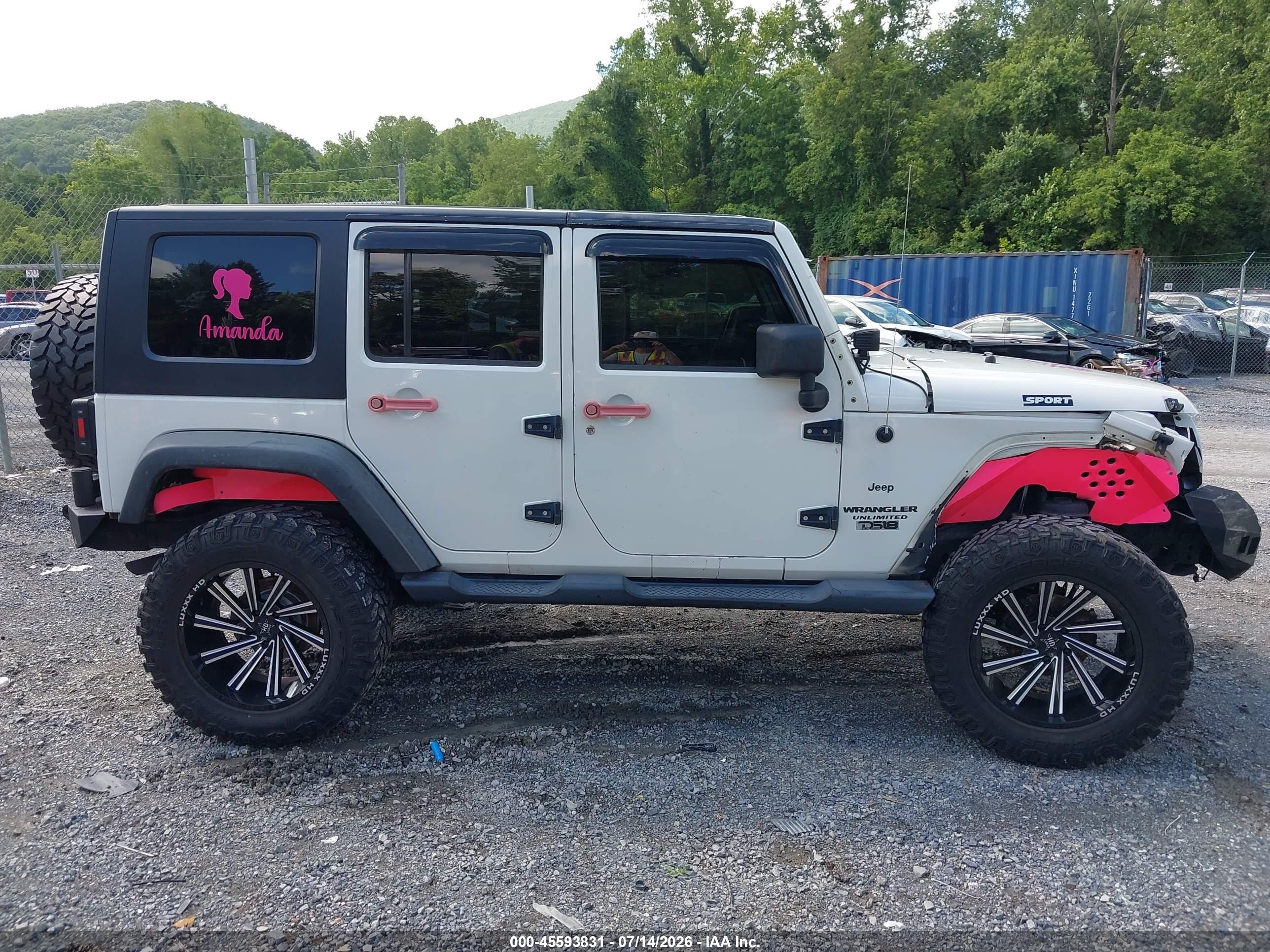 2009 Jeep Wrangler Unlimited X White vin: 1J4GA39109L705234