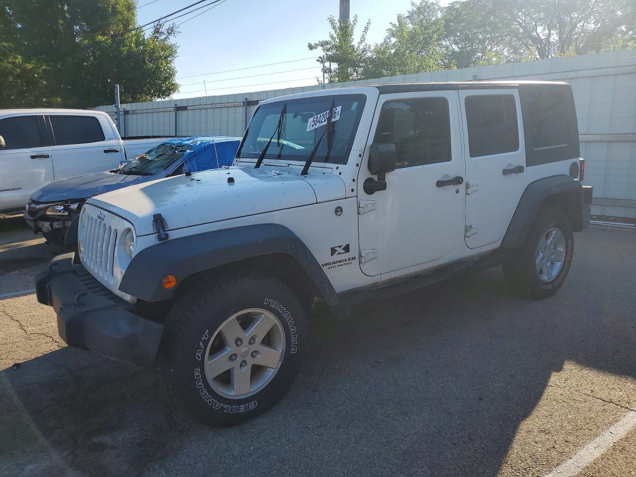 2008 Jeep Wrangler Unlimited X White vin: 1J4GA39118L543841