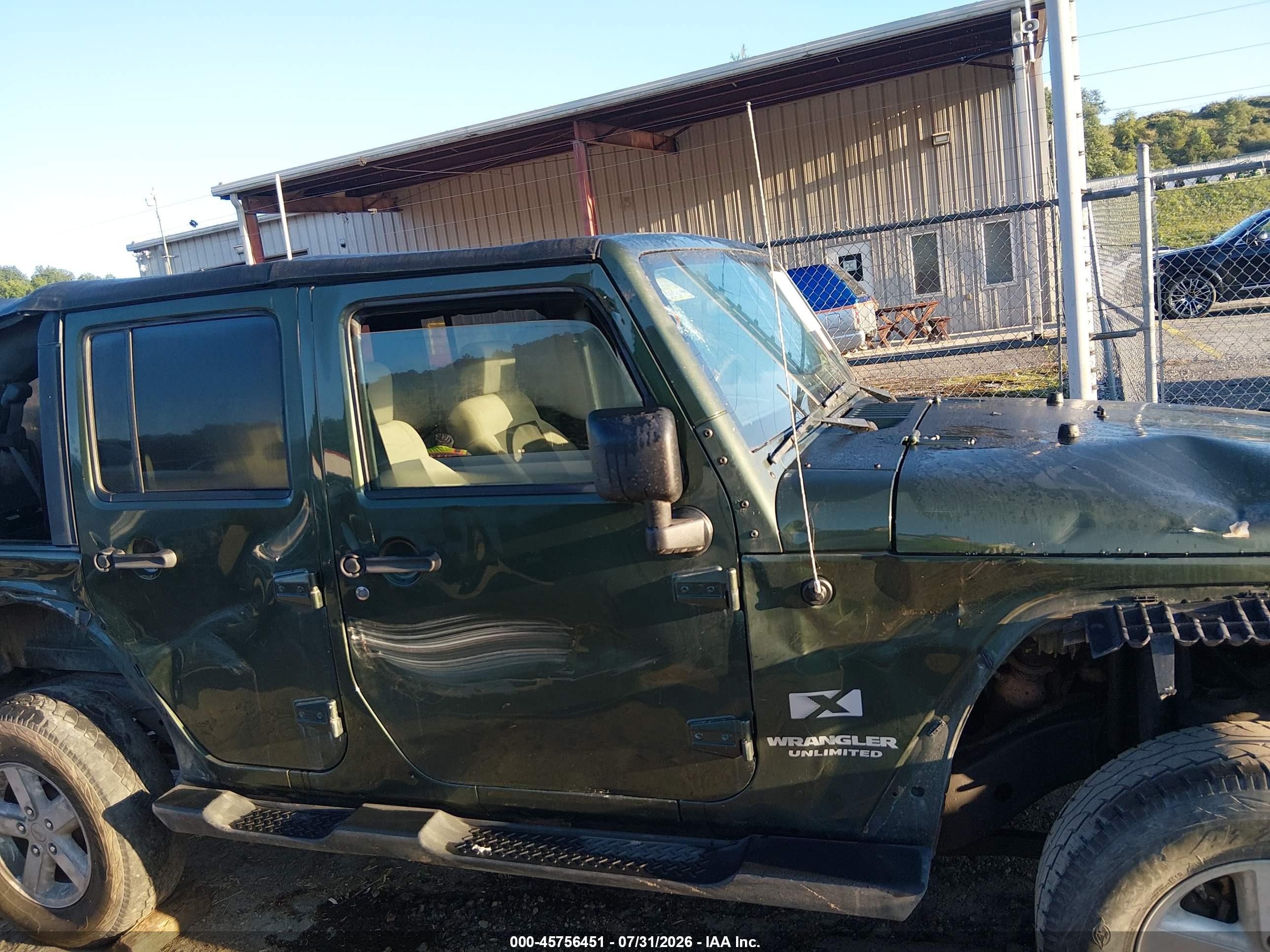 2008 Jeep Wrangler Unlimited X Зеленый vin: 1J4GA39118L560252
