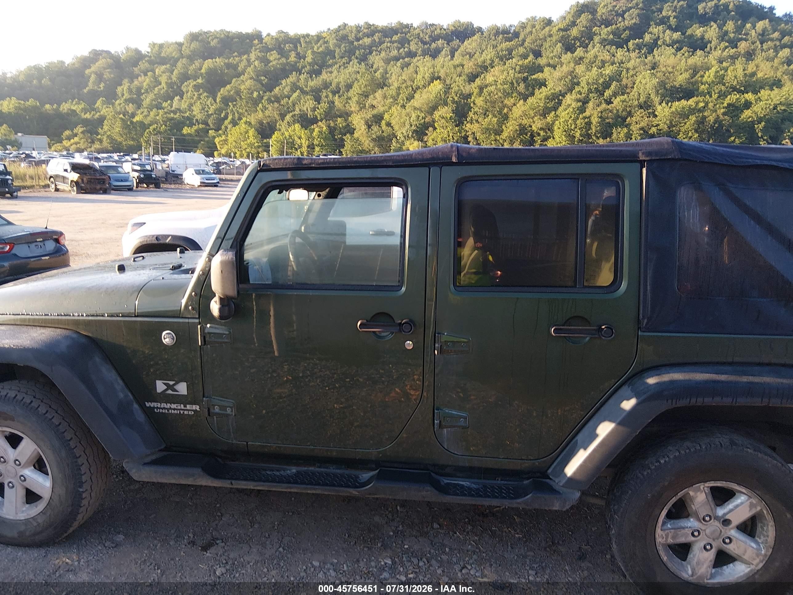 2008 Jeep Wrangler Unlimited X Зеленый vin: 1J4GA39118L560252