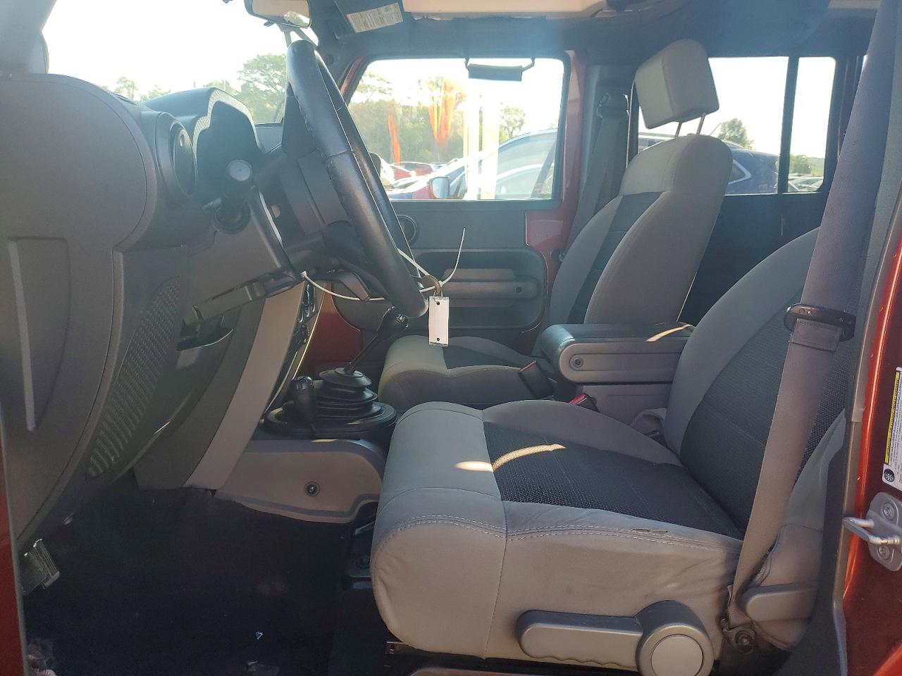 2008 Jeep Wrangler Unlimited X Maroon vin: 1J4GA39118L635760