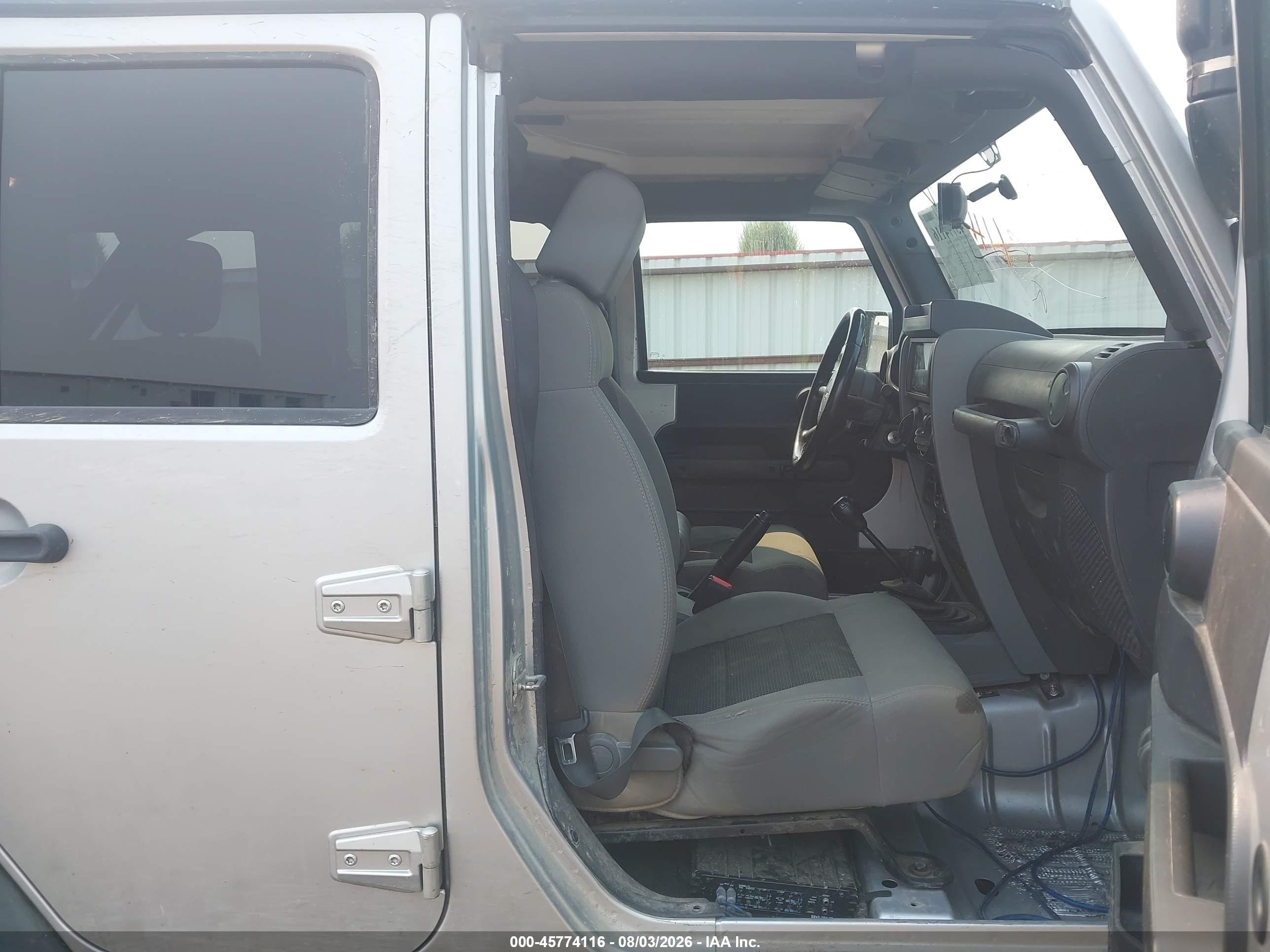 2009 Jeep Wrangler Unlimited X Silver vin: 1J4GA39119L751932