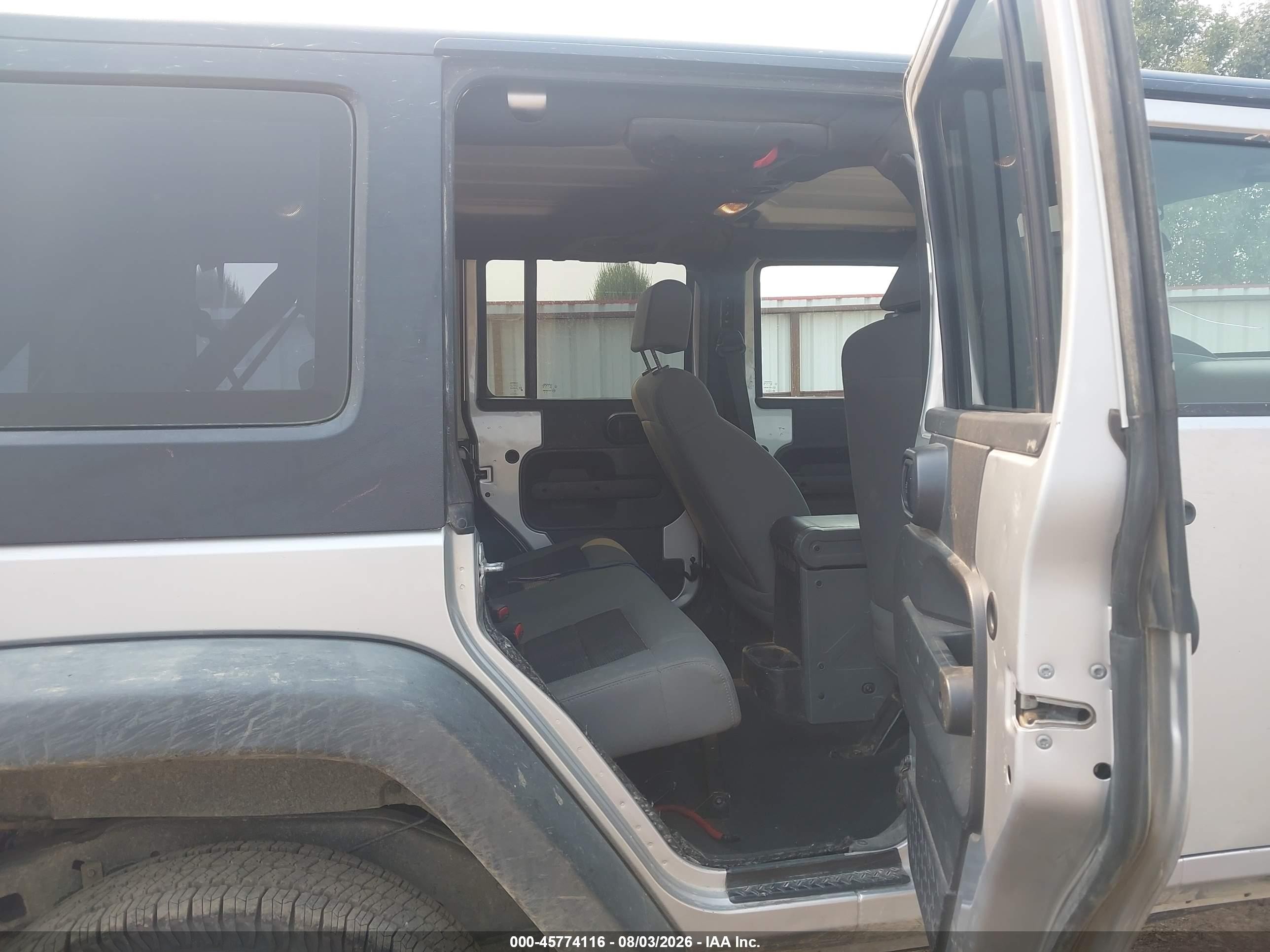 2009 Jeep Wrangler Unlimited X Silver vin: 1J4GA39119L751932