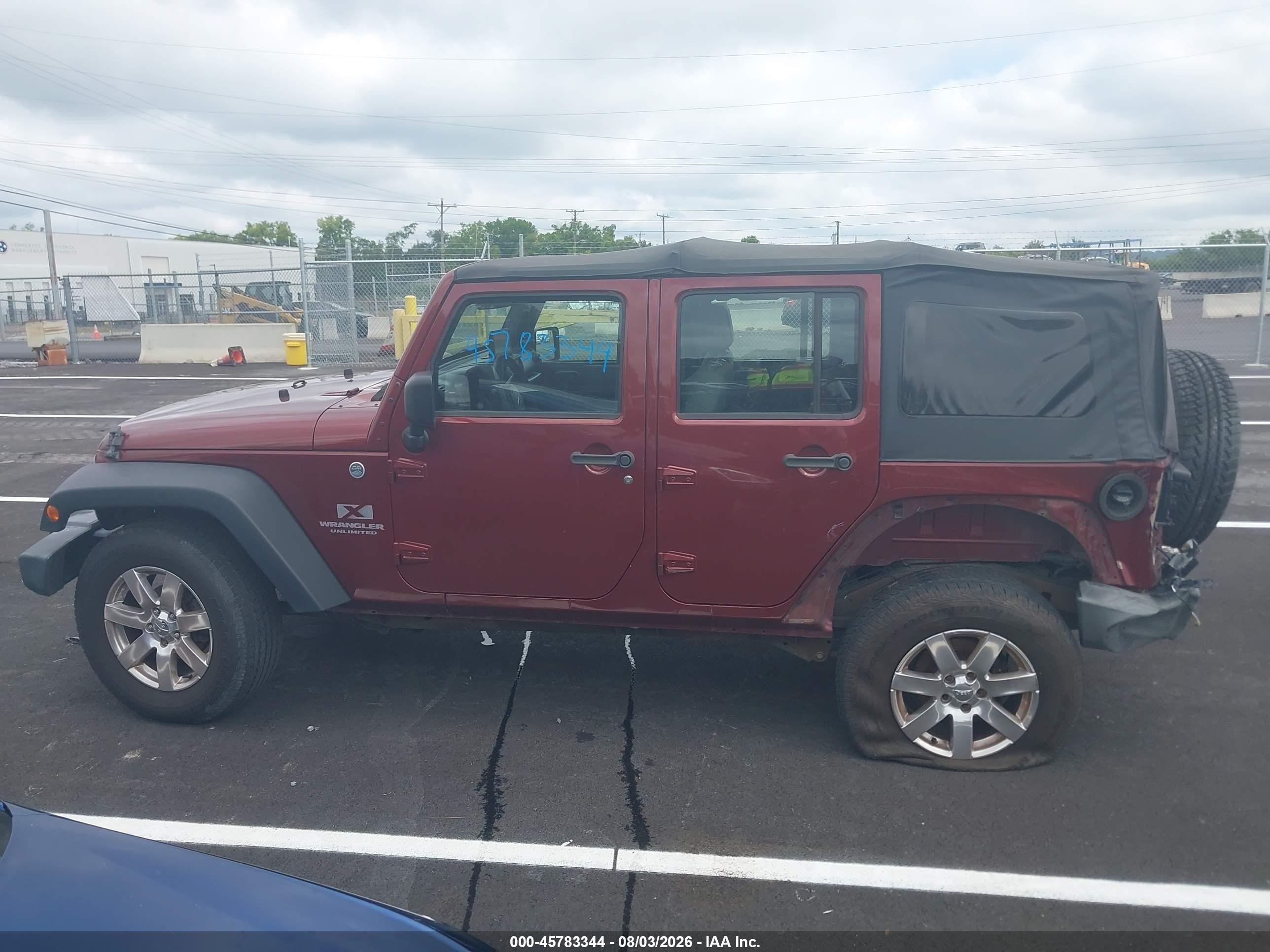 2009 Jeep Wrangler Unlimited X Burgundy vin: 1J4GA39119L759626