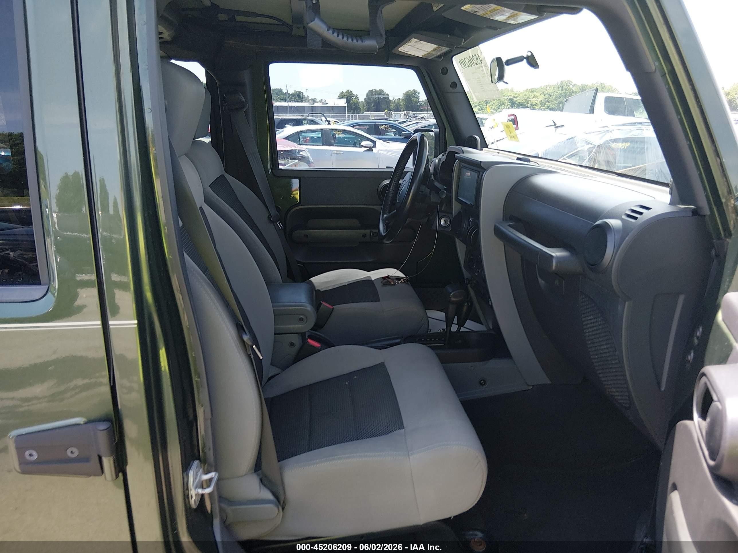 2008 Jeep Wrangler Unlimited X Green vin: 1J4GA39128L511108