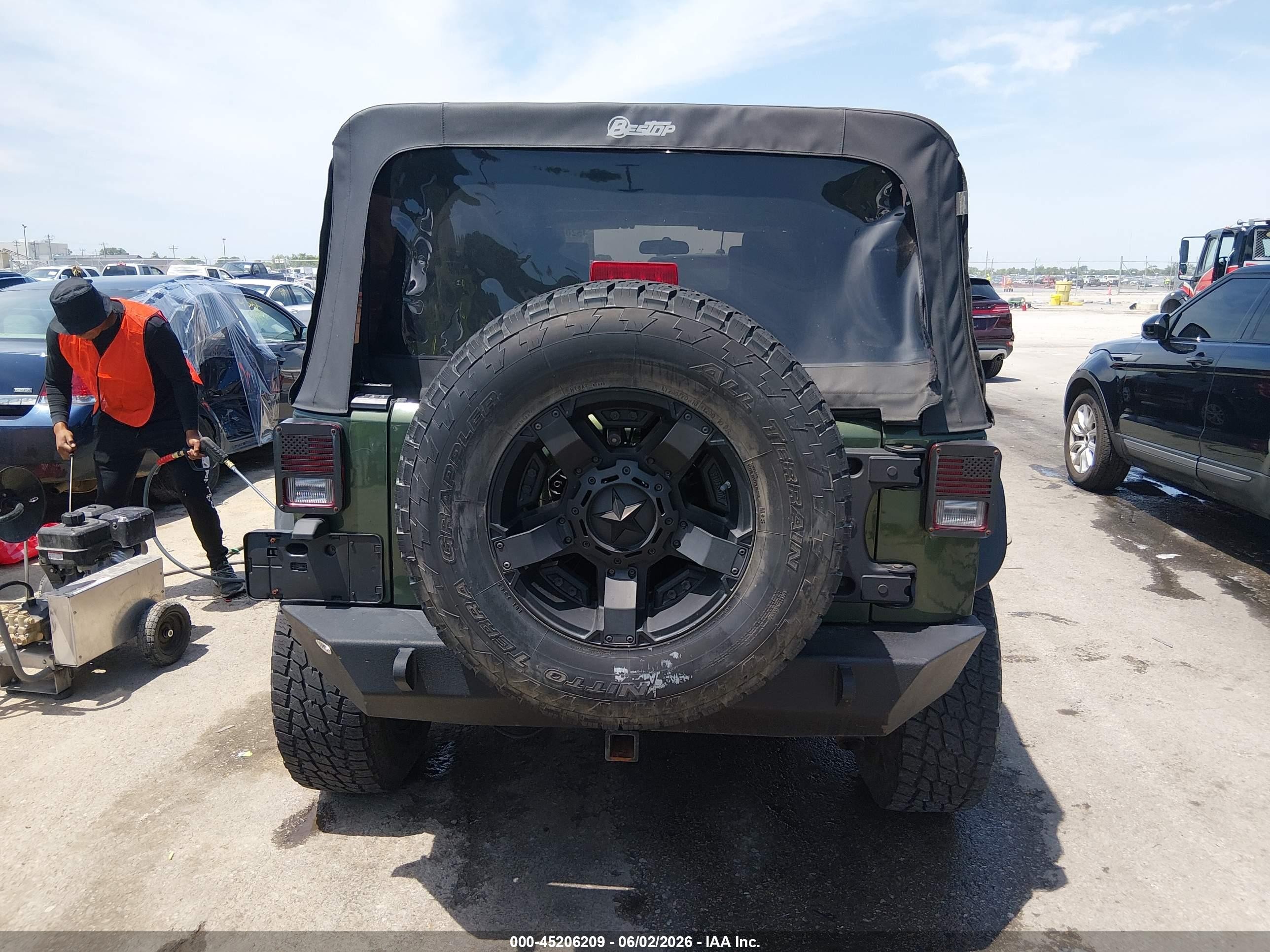 2008 Jeep Wrangler Unlimited X Green vin: 1J4GA39128L511108