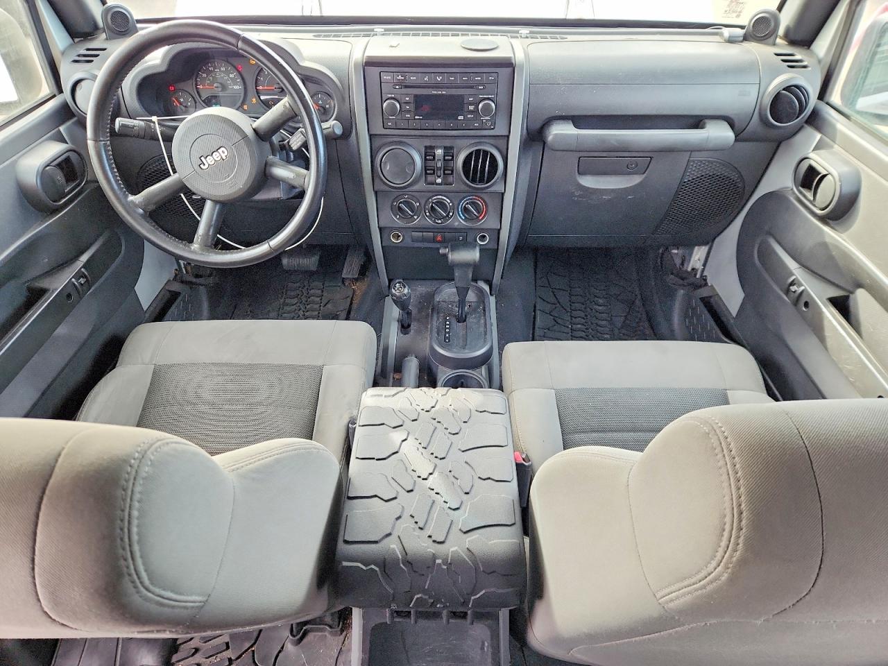2008 Jeep Wrangler Silver vin: 1J4GA39128L528717