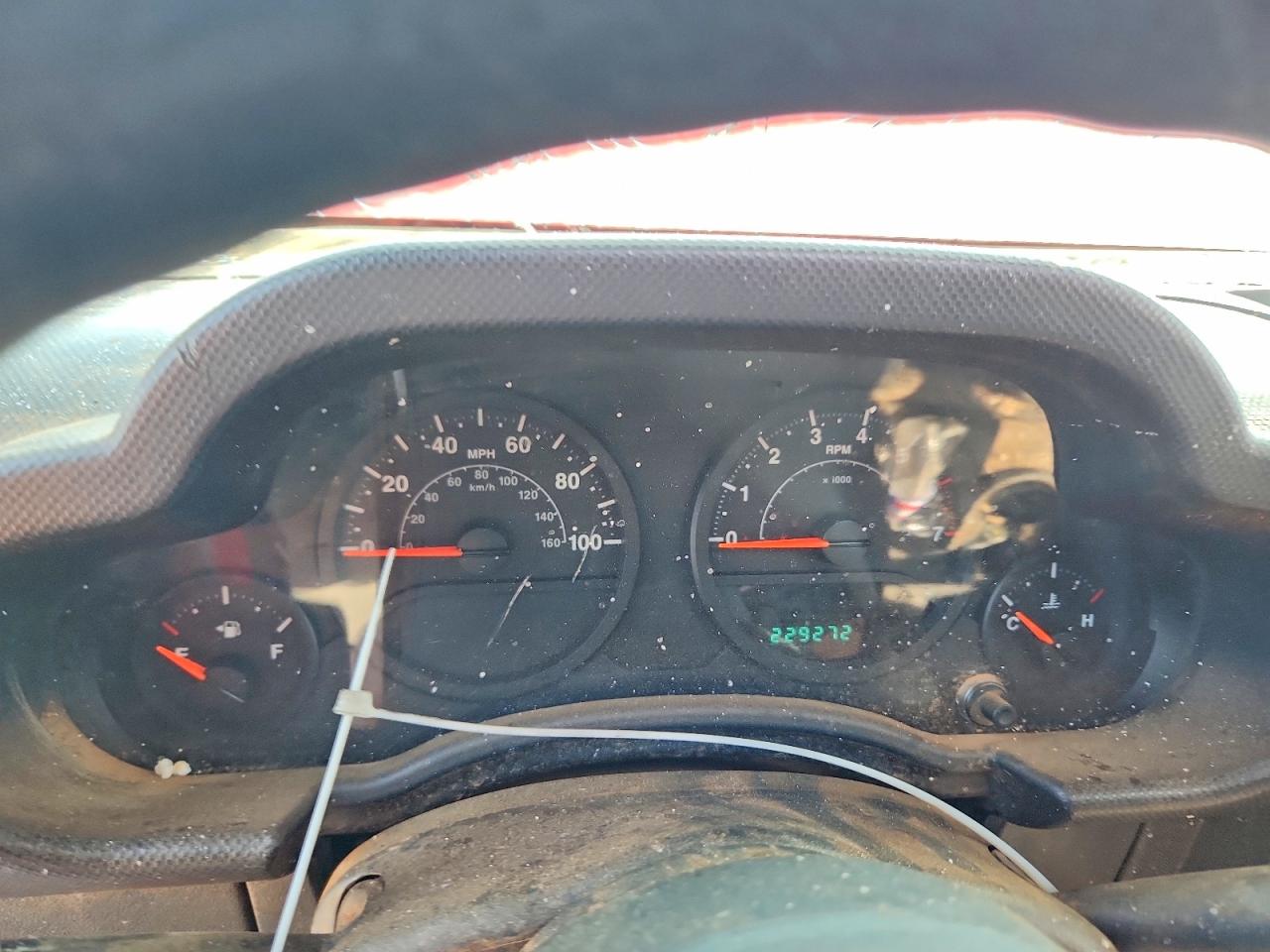2008 Jeep Wrangler Unlimited X Красный vin: 1J4GA39128L548711