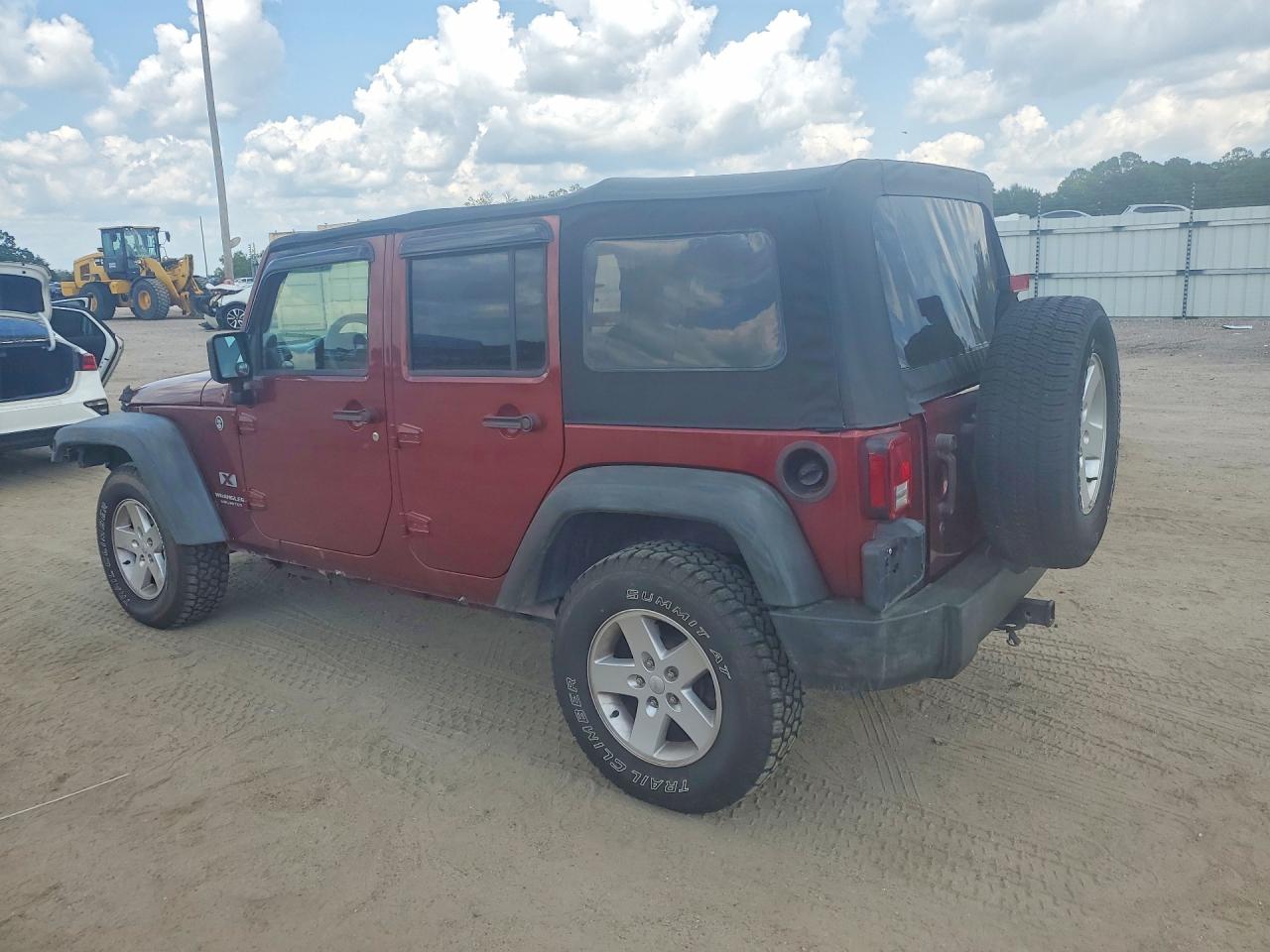 2008 Jeep Wrangler Unlimited X Темно-бордовый vin: 1J4GA39128L600385