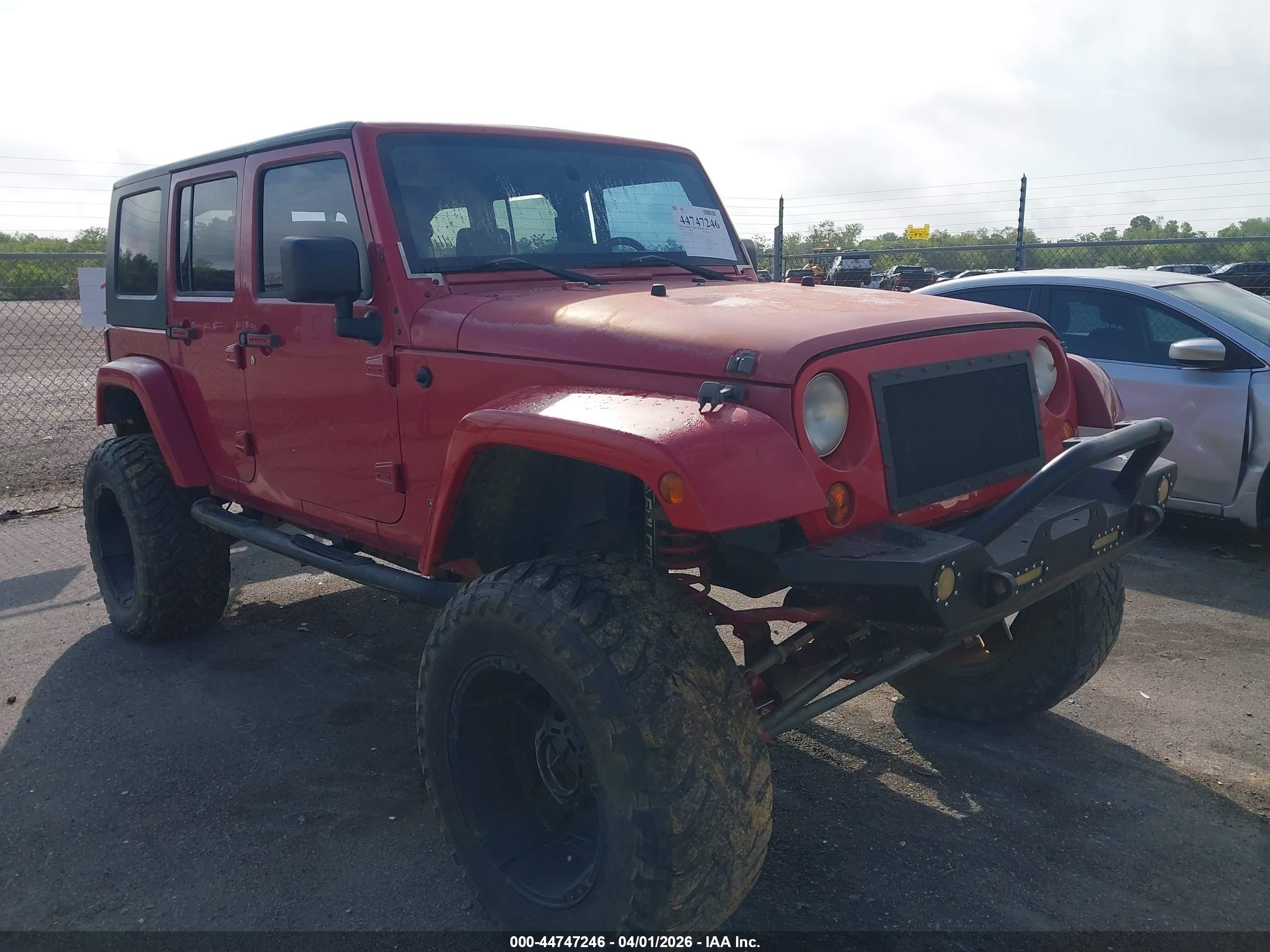 2008 Jeep Wrangler Unlimited X Red vin: 1J4GA39128L652647