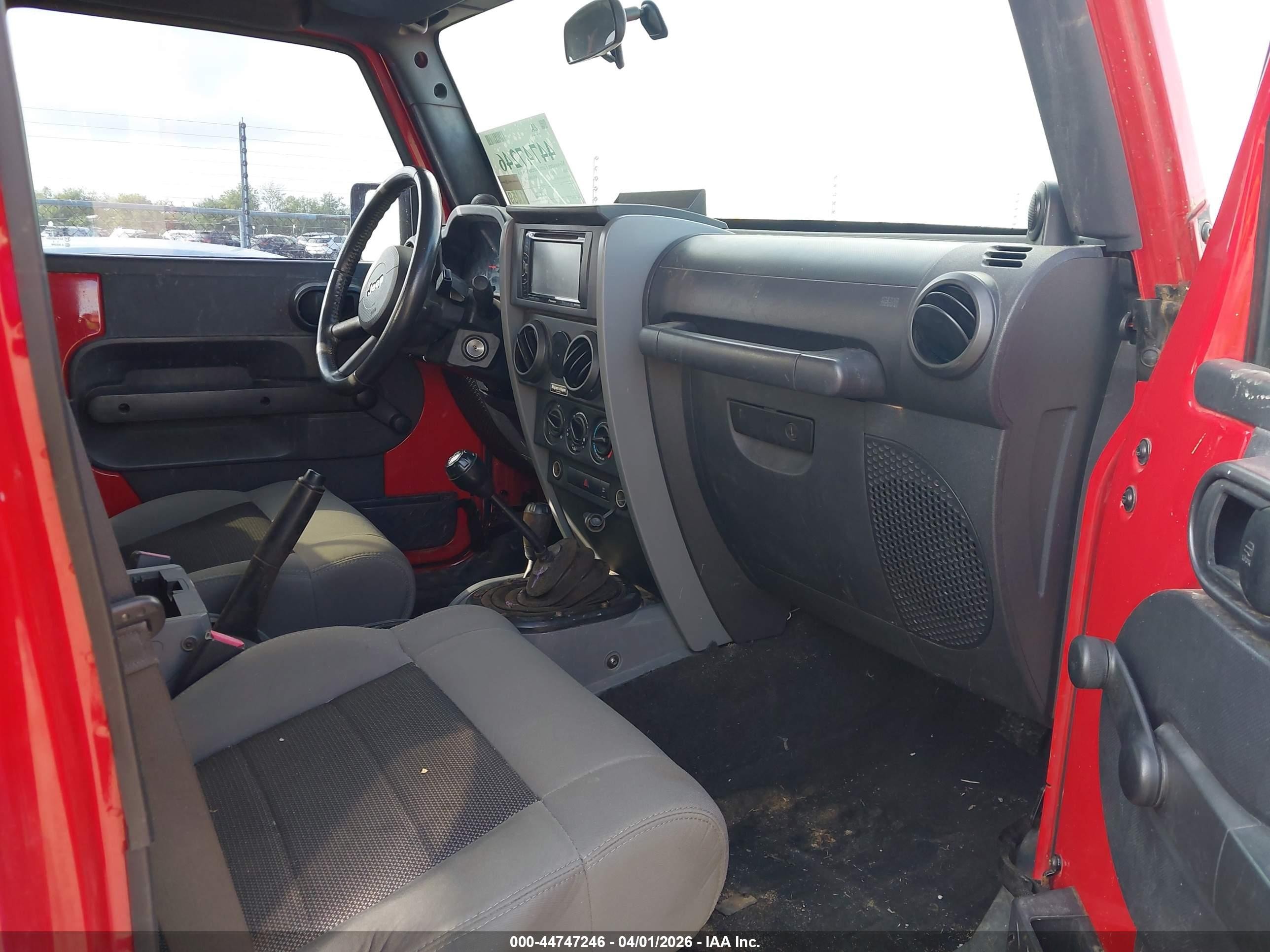 2008 Jeep Wrangler Unlimited X Red vin: 1J4GA39128L652647