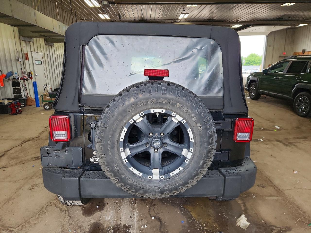2009 Jeep Wrangler Unlimited X Black vin: 1J4GA39129L768352