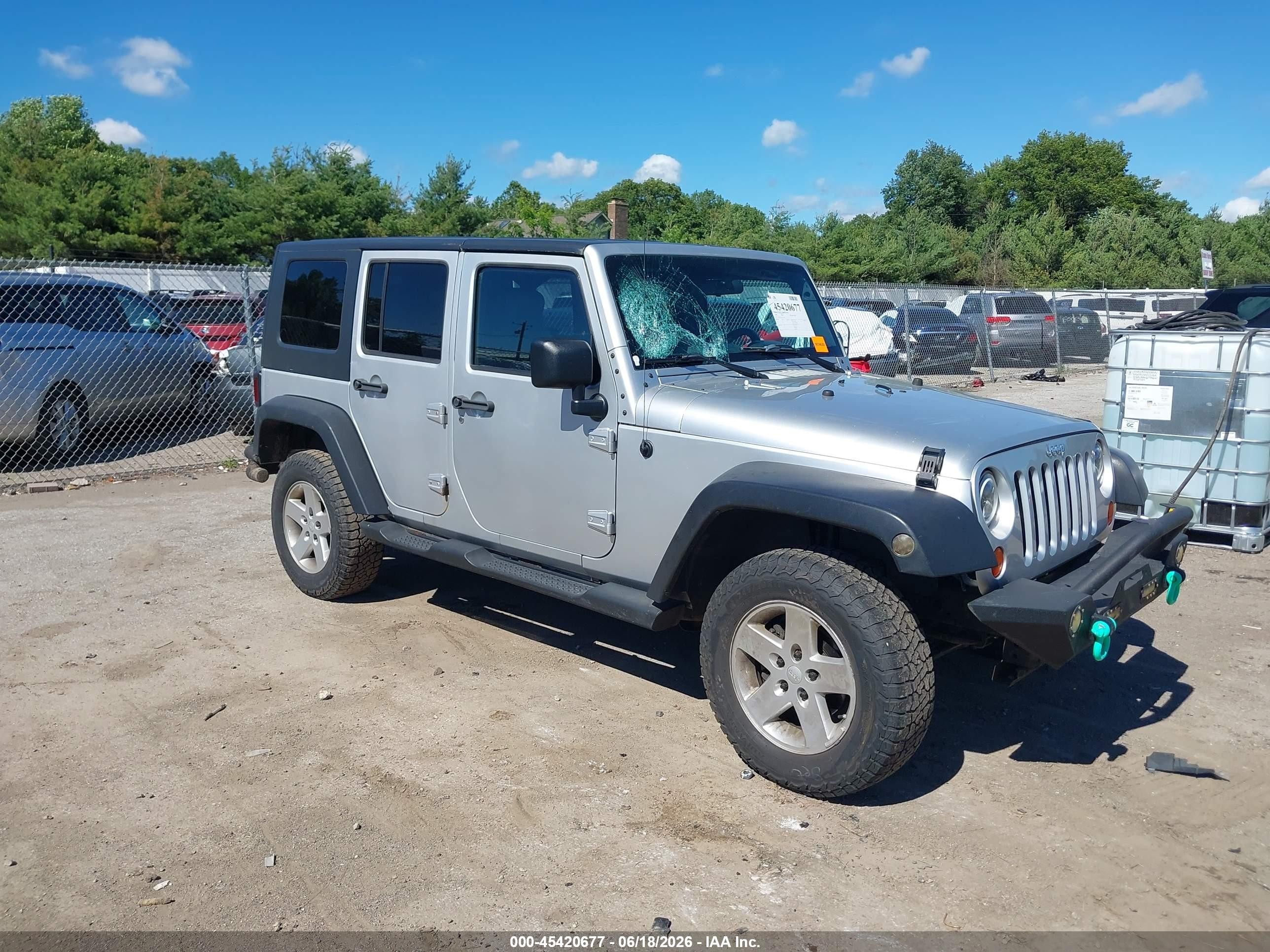 2008 Jeep Wrangler Unlimited X Silver vin: 1J4GA39138L527169