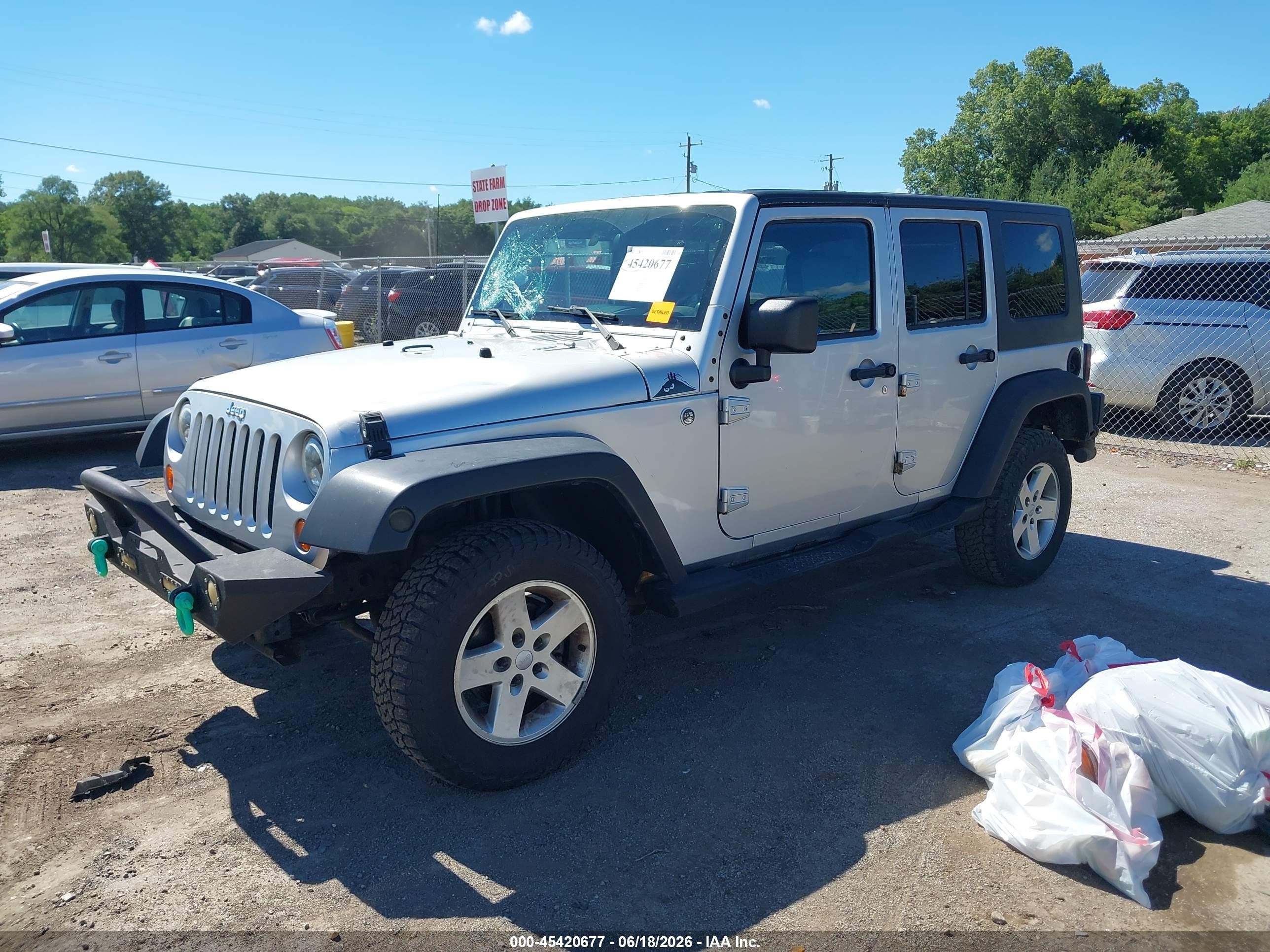 2008 Jeep Wrangler Unlimited X Silver vin: 1J4GA39138L527169