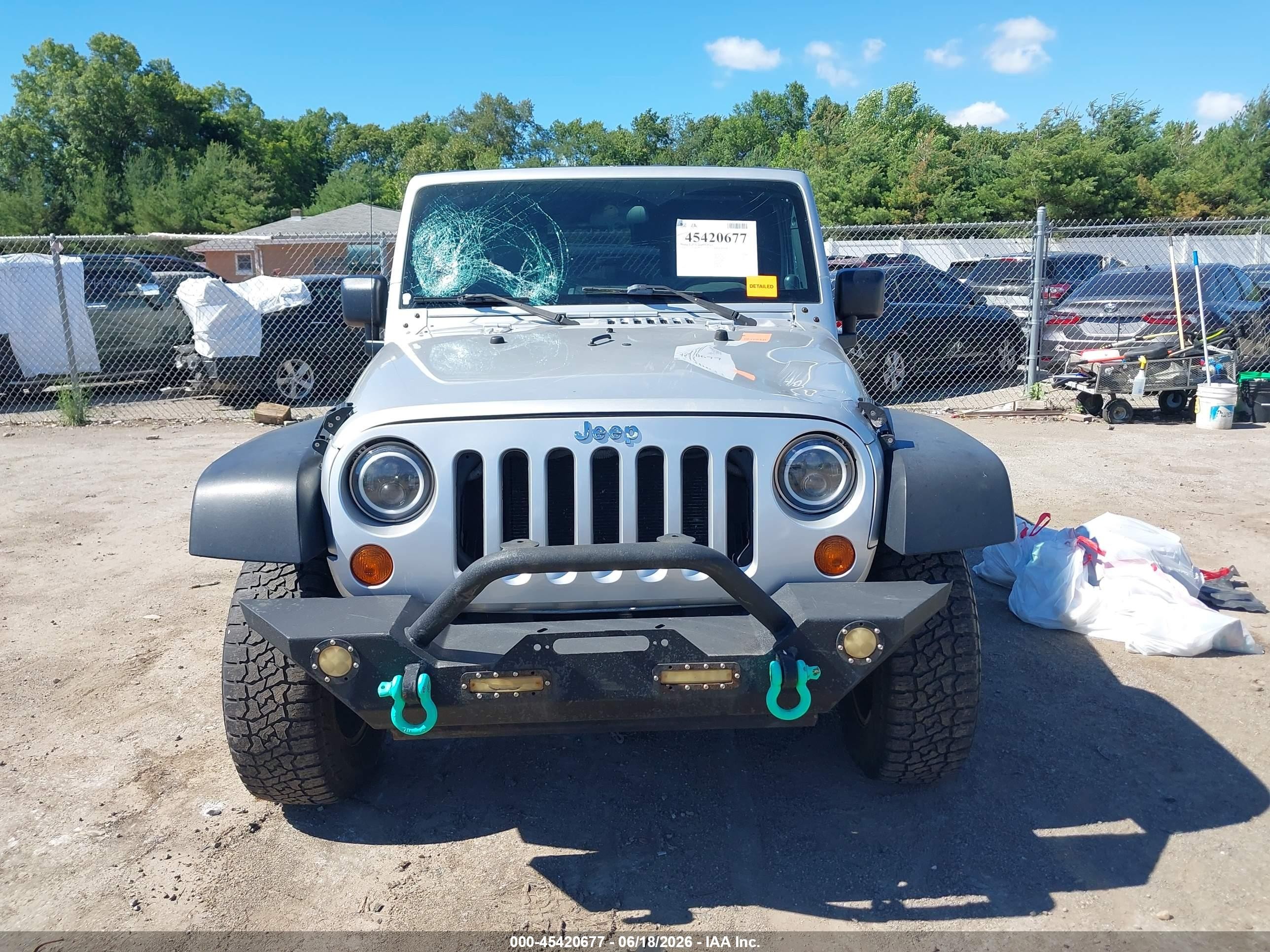 2008 Jeep Wrangler Unlimited X Silver vin: 1J4GA39138L527169