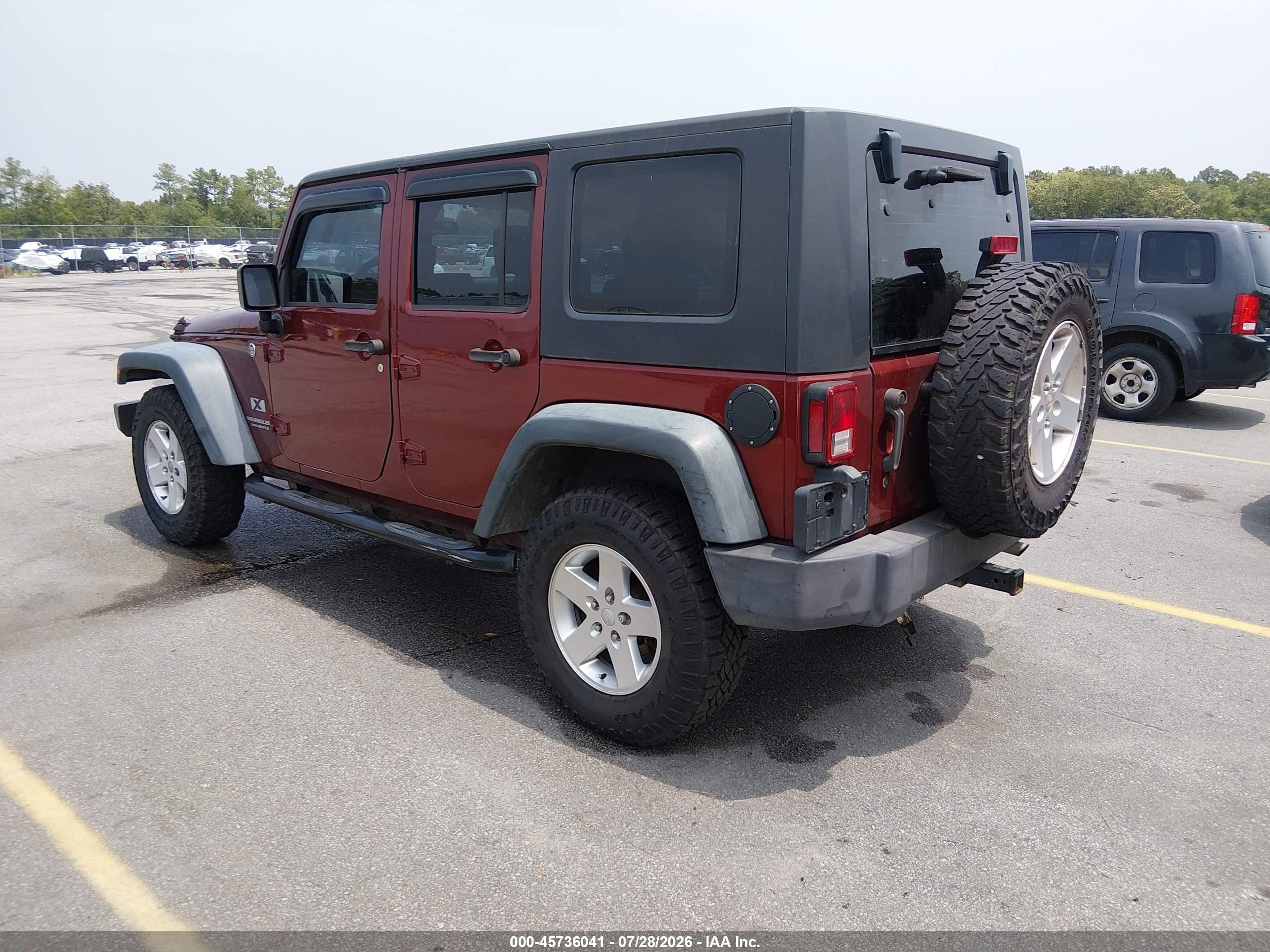 2008 Jeep Wrangler Unlimited X Burgundy vin: 1J4GA39138L541735