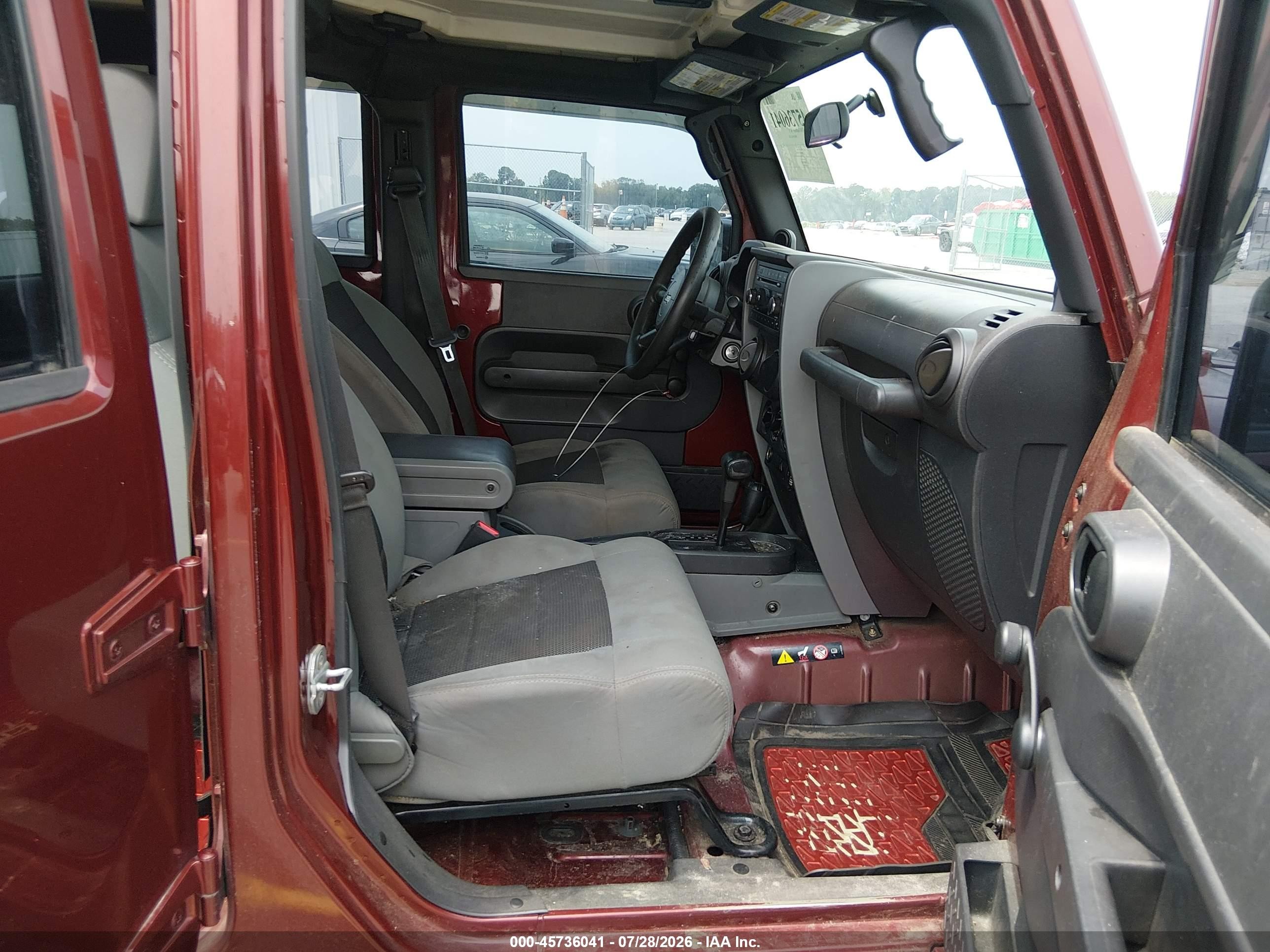 2008 Jeep Wrangler Unlimited X Burgundy vin: 1J4GA39138L541735