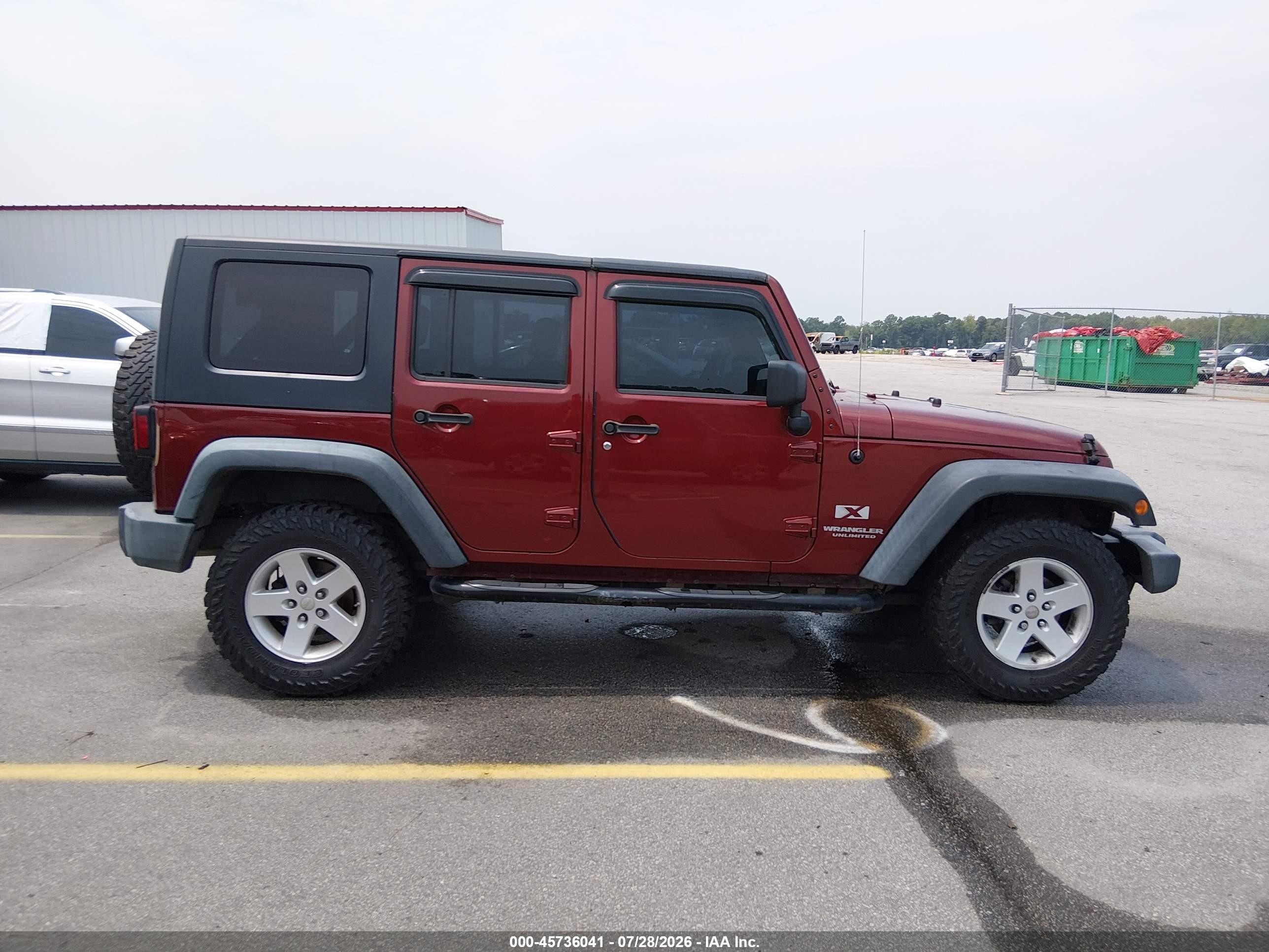 2008 Jeep Wrangler Unlimited X Burgundy vin: 1J4GA39138L541735
