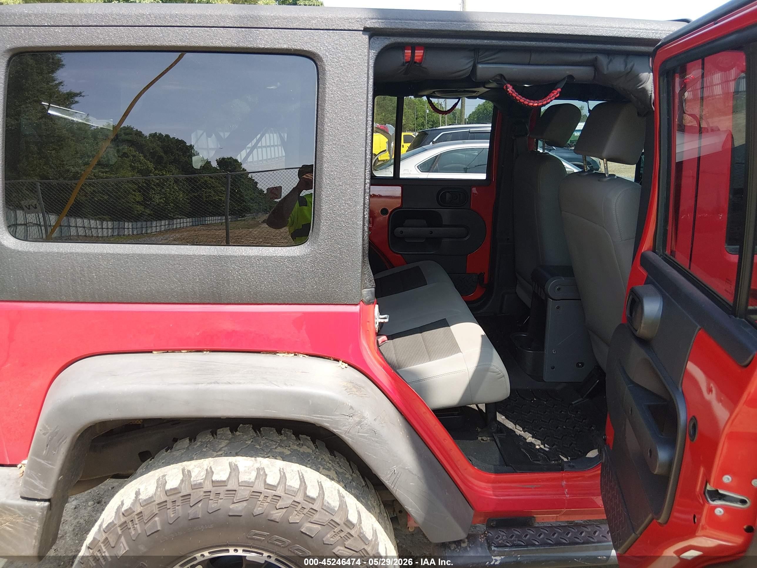 2008 Jeep Wrangler Unlimited X Red vin: 1J4GA39138L547907