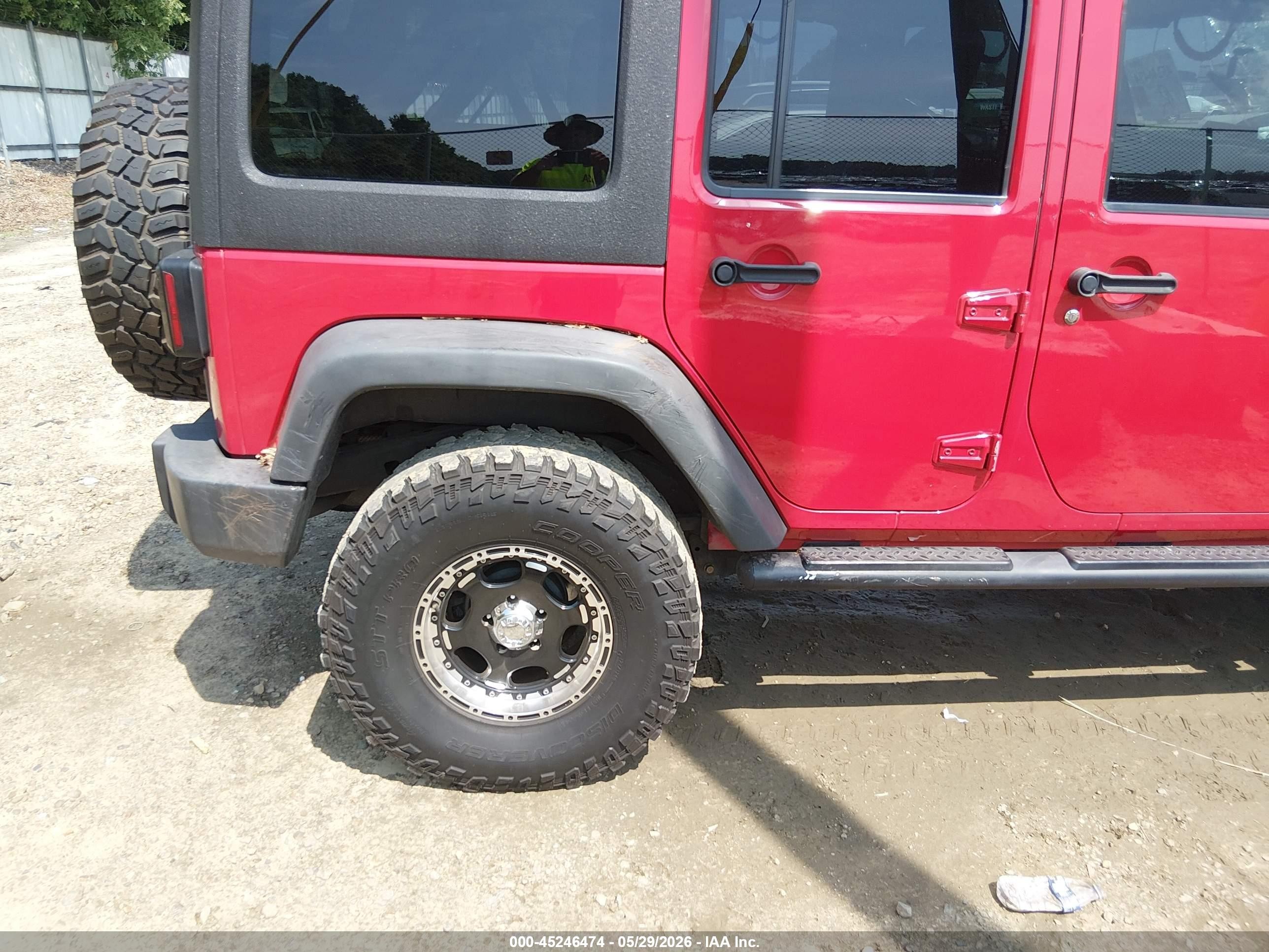 2008 Jeep Wrangler Unlimited X Red vin: 1J4GA39138L547907