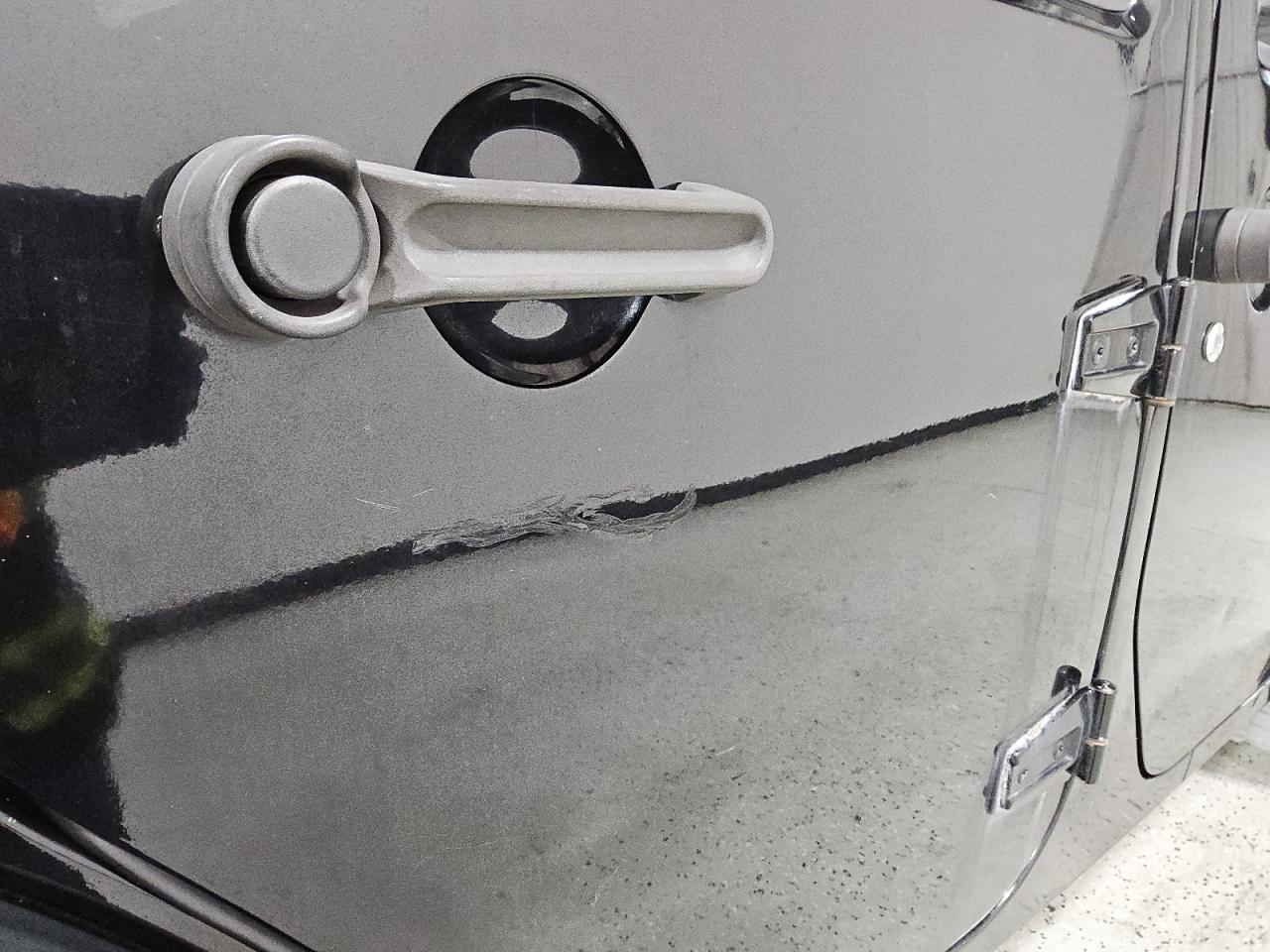 2009 Jeep Wrangler Unlimited X Черный vin: 1J4GA39139L720830 Damage: Right Rear Door, Heavy Scratch, 3 To 4 Inches