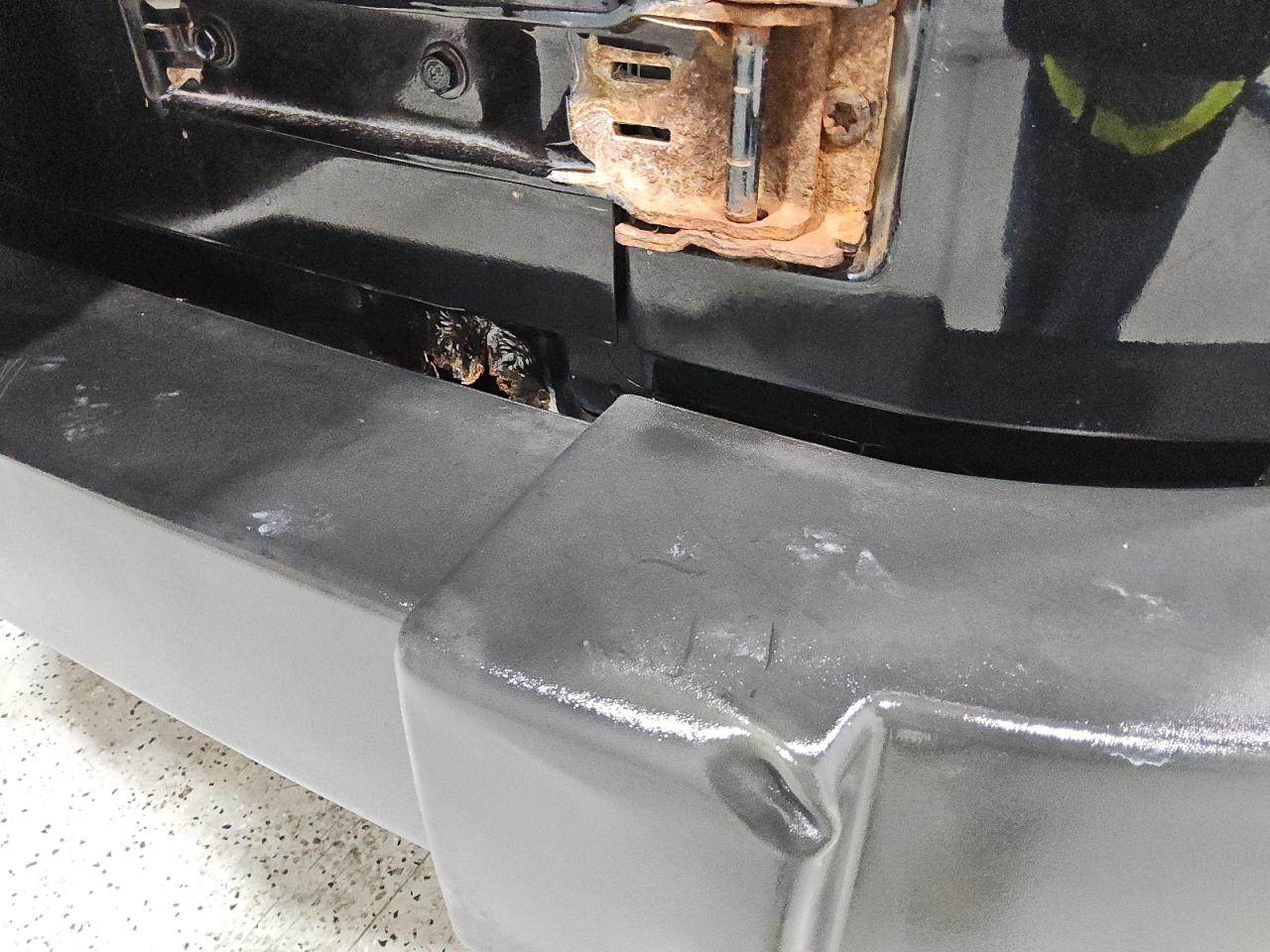 2009 Jeep Wrangler Unlimited X Черный vin: 1J4GA39139L720830 Damage: Rear Bumper, Dent(S) W/No Paint Dmg, 2 To 3 Inches