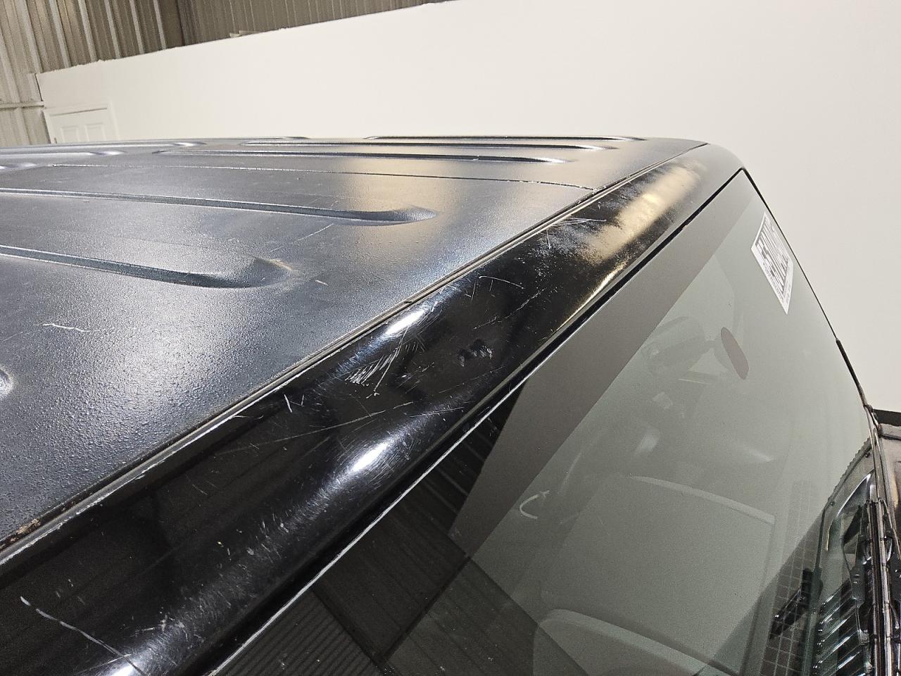 2009 Jeep Wrangler Unlimited X Черный vin: 1J4GA39139L720830 Damage: Front Roof Panel, Heavy Scratch, 4 To 5 Inches
