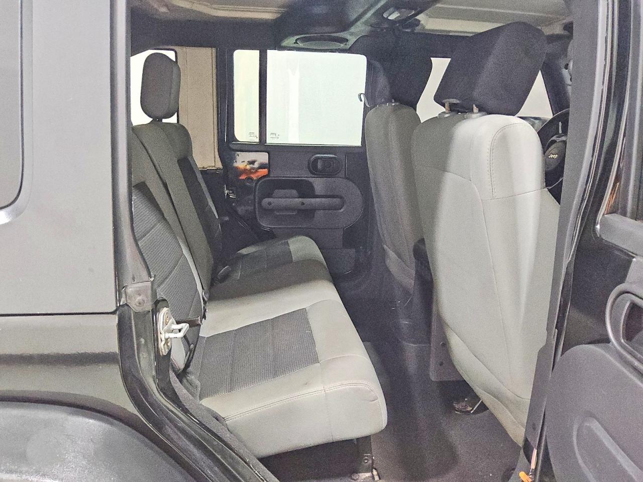 2009 Jeep Wrangler Unlimited X Черный vin: 1J4GA39139L720830