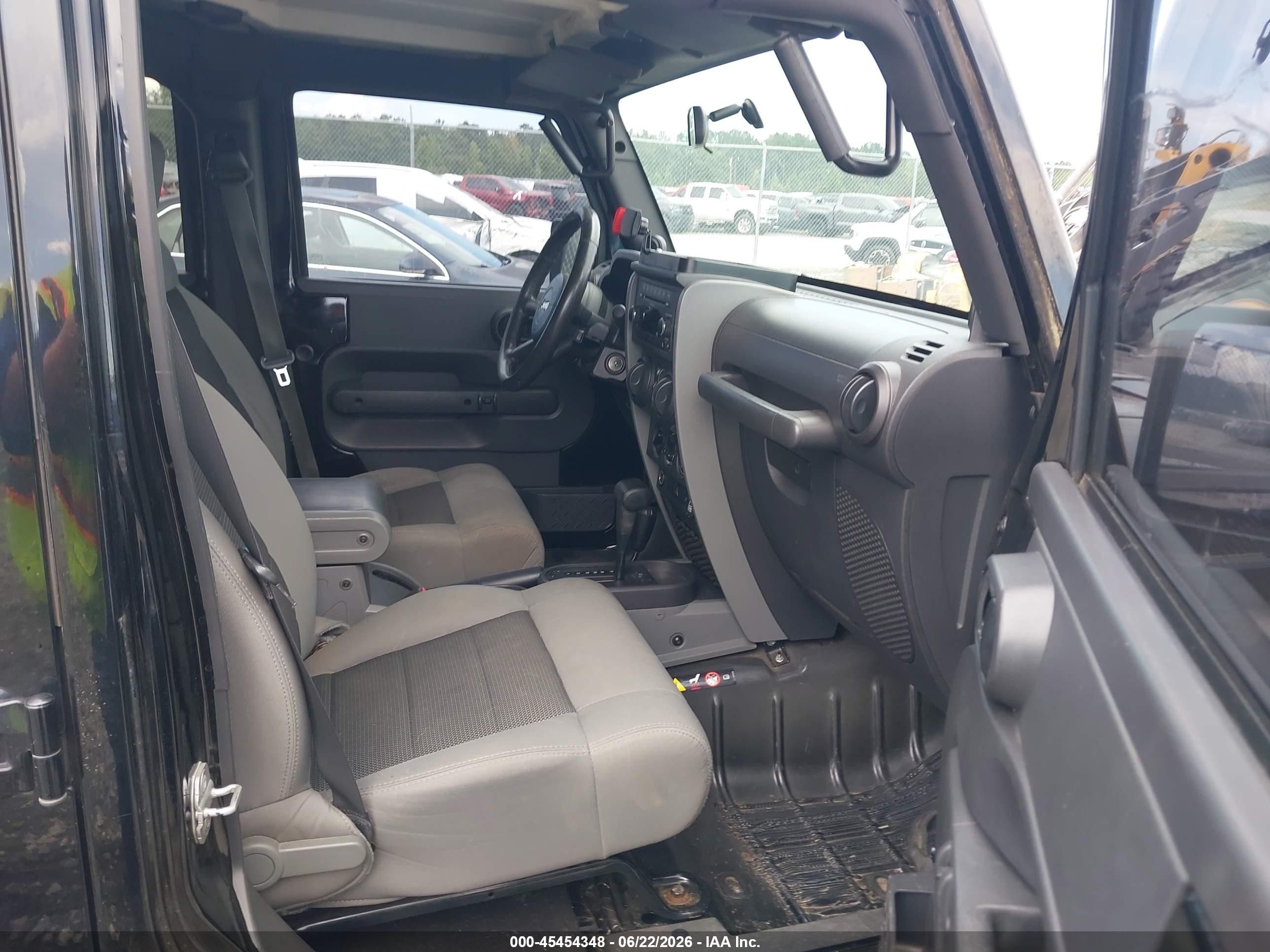 2009 Jeep Wrangler Unlimited X Black vin: 1J4GA39139L772166