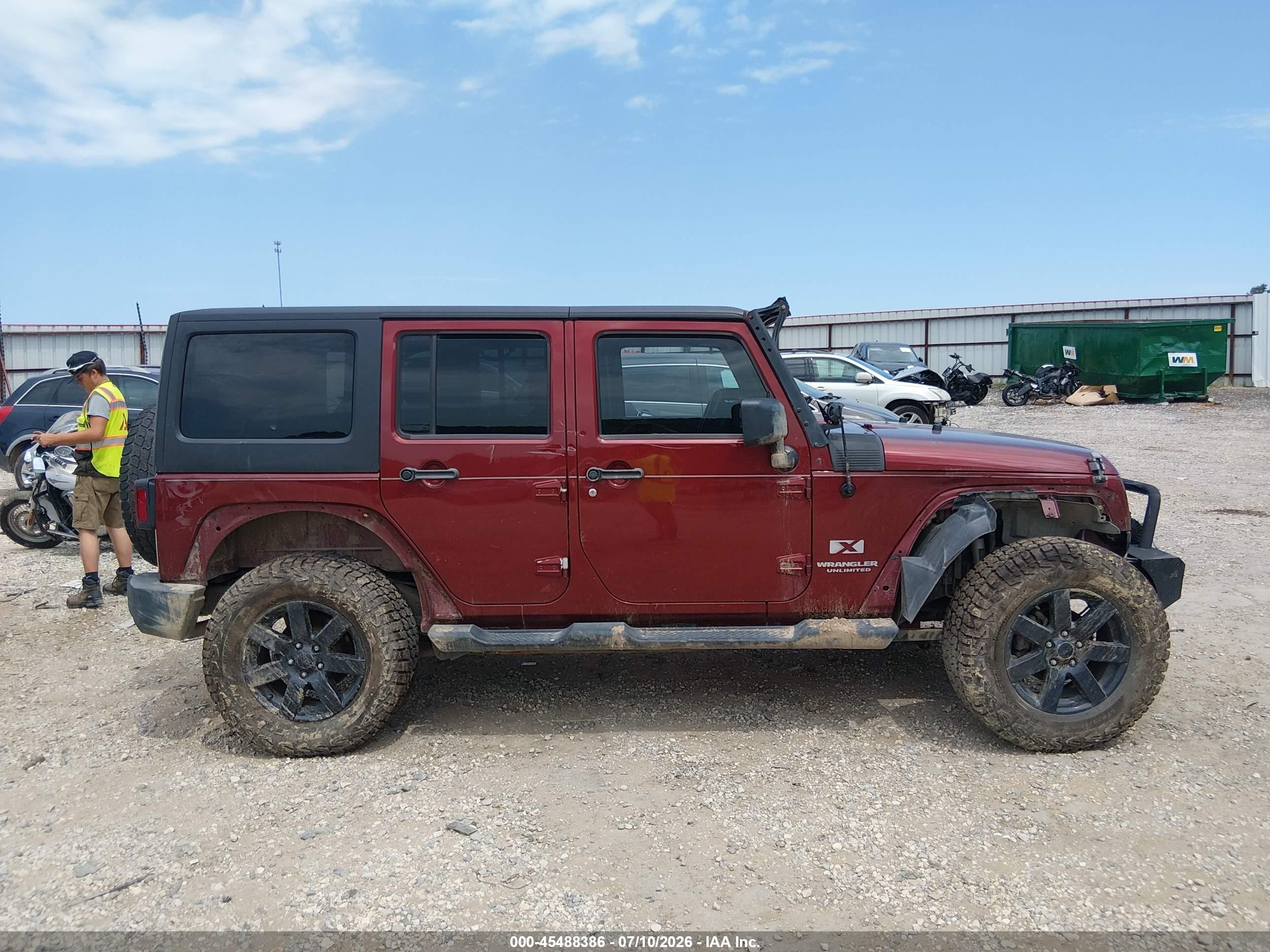 2007 Jeep Wrangler Unlimited X Бордовый vin: 1J4GA39147L173645