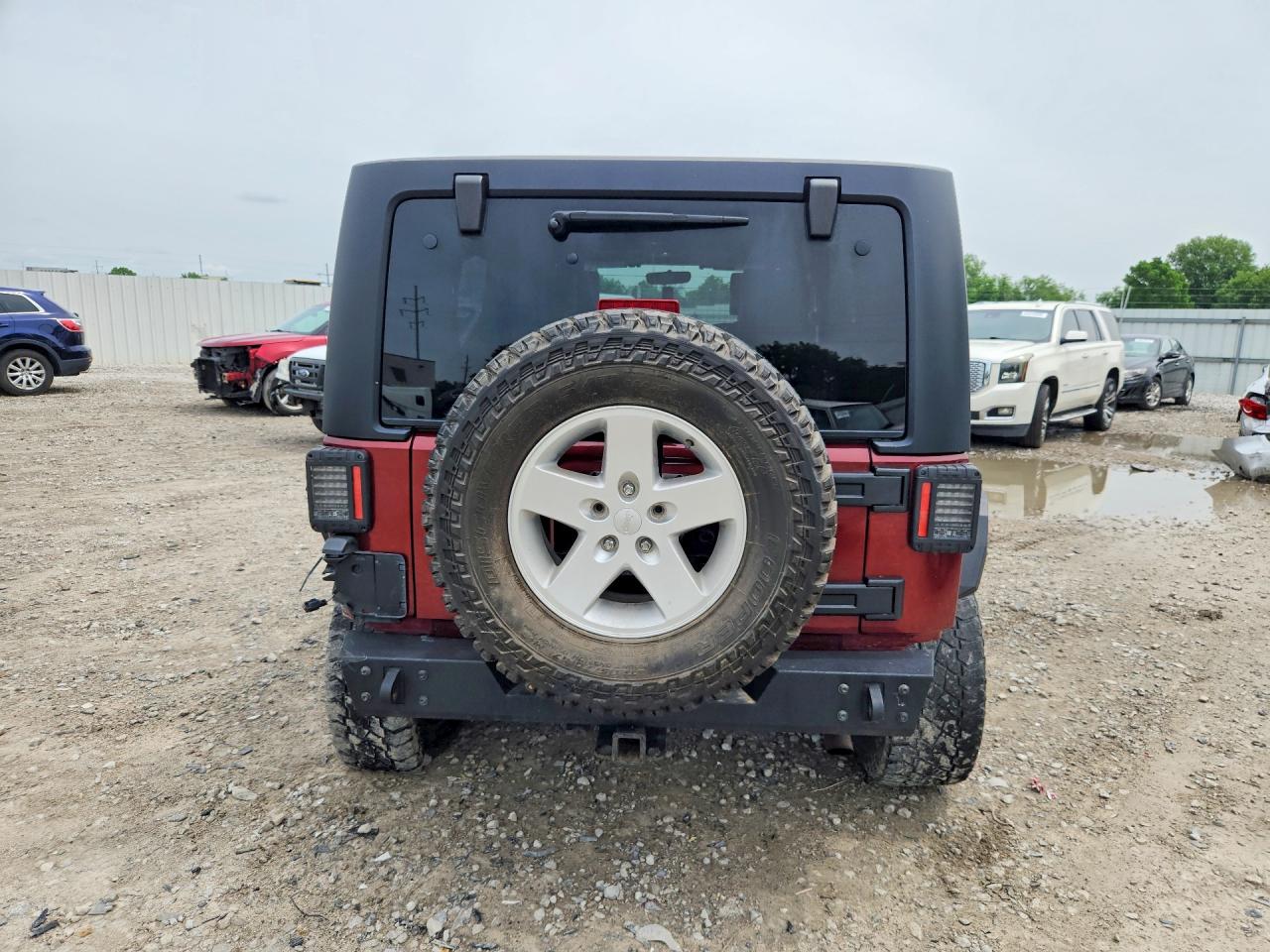 2007 Jeep Wrangler X Burgundy vin: 1J4GA39157L161052