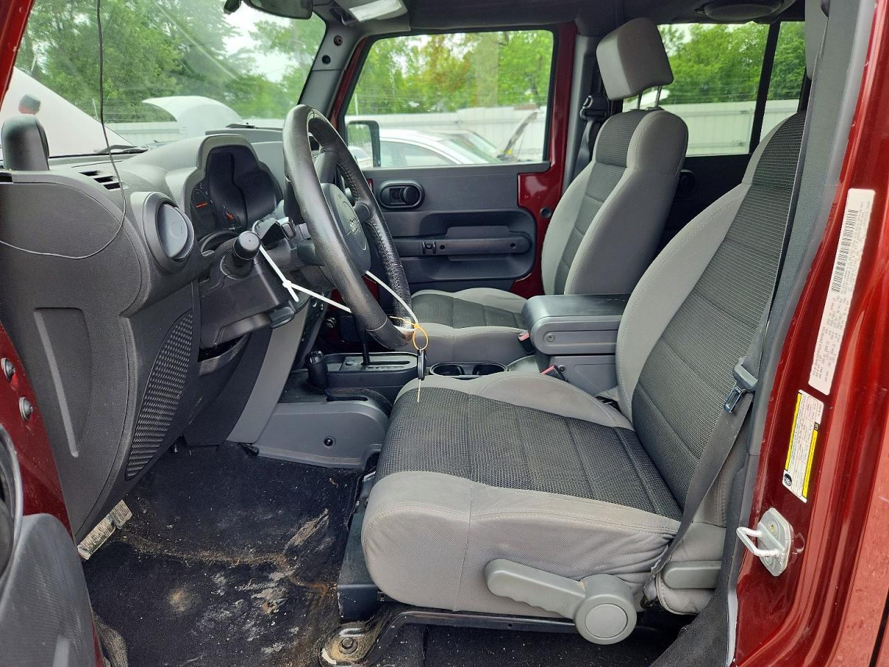 2007 Jeep Wrangler X Burgundy vin: 1J4GA39157L161052