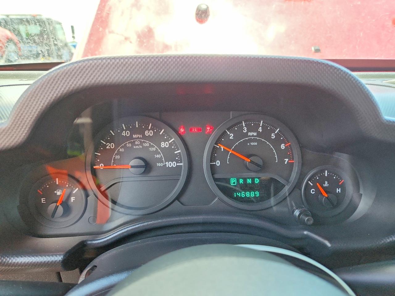 2009 Jeep Wrangler Unlimited X Red vin: 1J4GA39159L708100