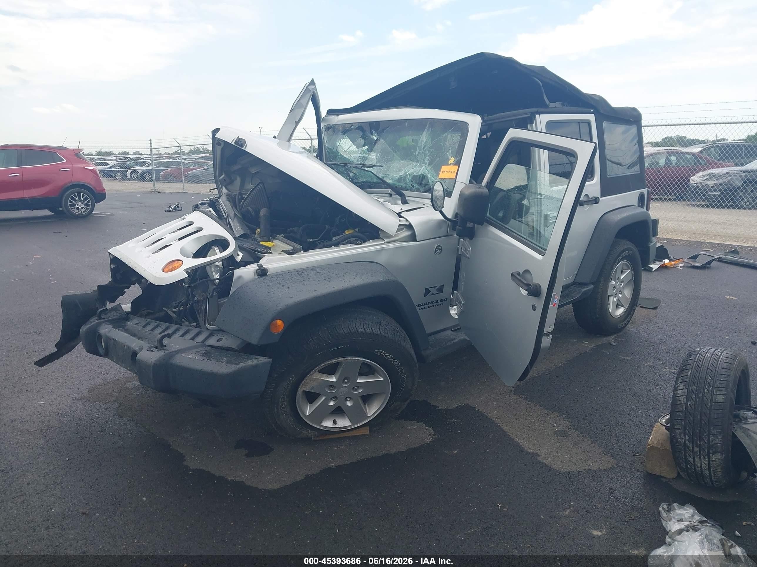 2007 Jeep Wrangler Unlimited X White vin: 1J4GA39167L148018