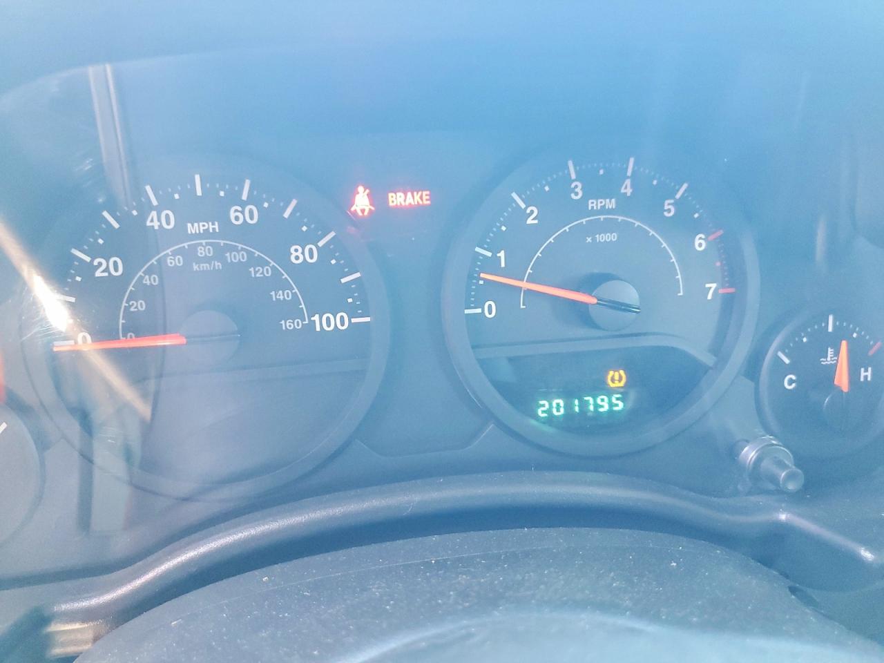 2008 Jeep Wrangler Unlimited X Серебряный vin: 1J4GA39168L616427