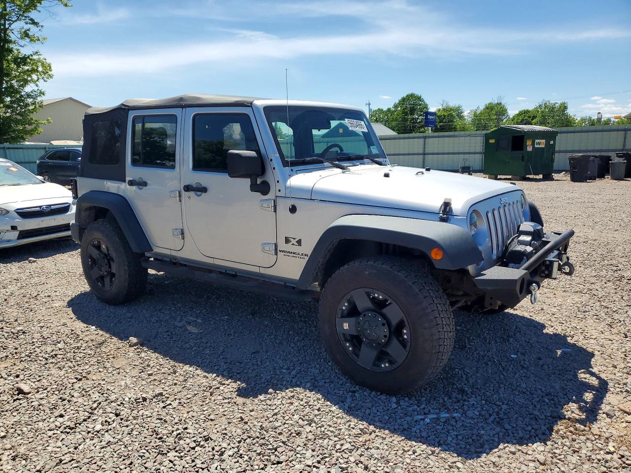 2008 Jeep Wrangler Unlimited X Серебряный vin: 1J4GA39168L616427