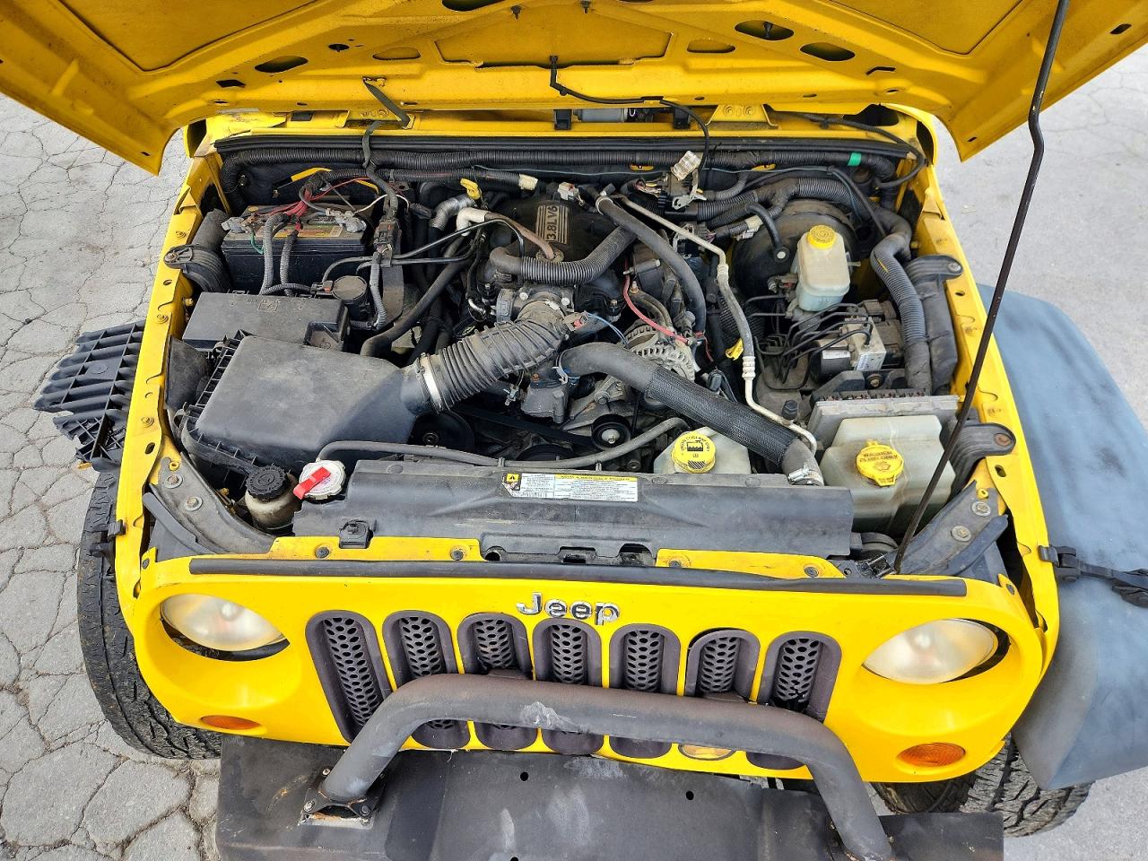 2008 Jeep Wrangler Unlimited X Yellow vin: 1J4GA39178L501500