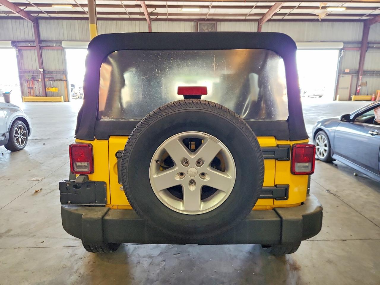 2008 Jeep Wrangler Unlimited X Yellow vin: 1J4GA39178L557873