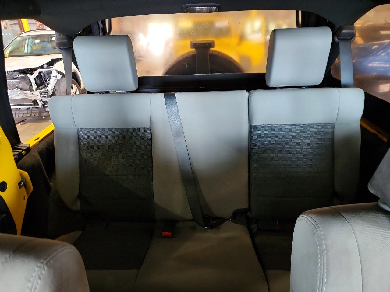 2008 Jeep Wrangler Unlimited X Yellow vin: 1J4GA39178L557873