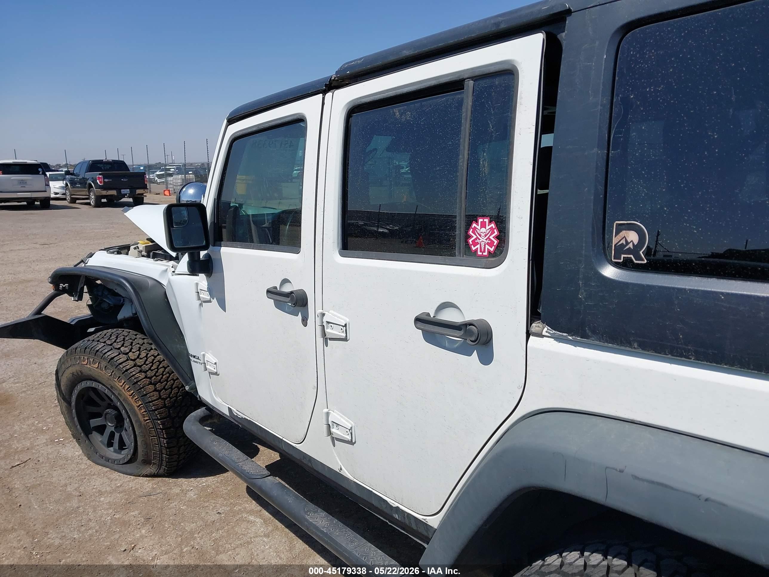 2008 Jeep Wrangler Unlimited X White vin: 1J4GA39178L647797